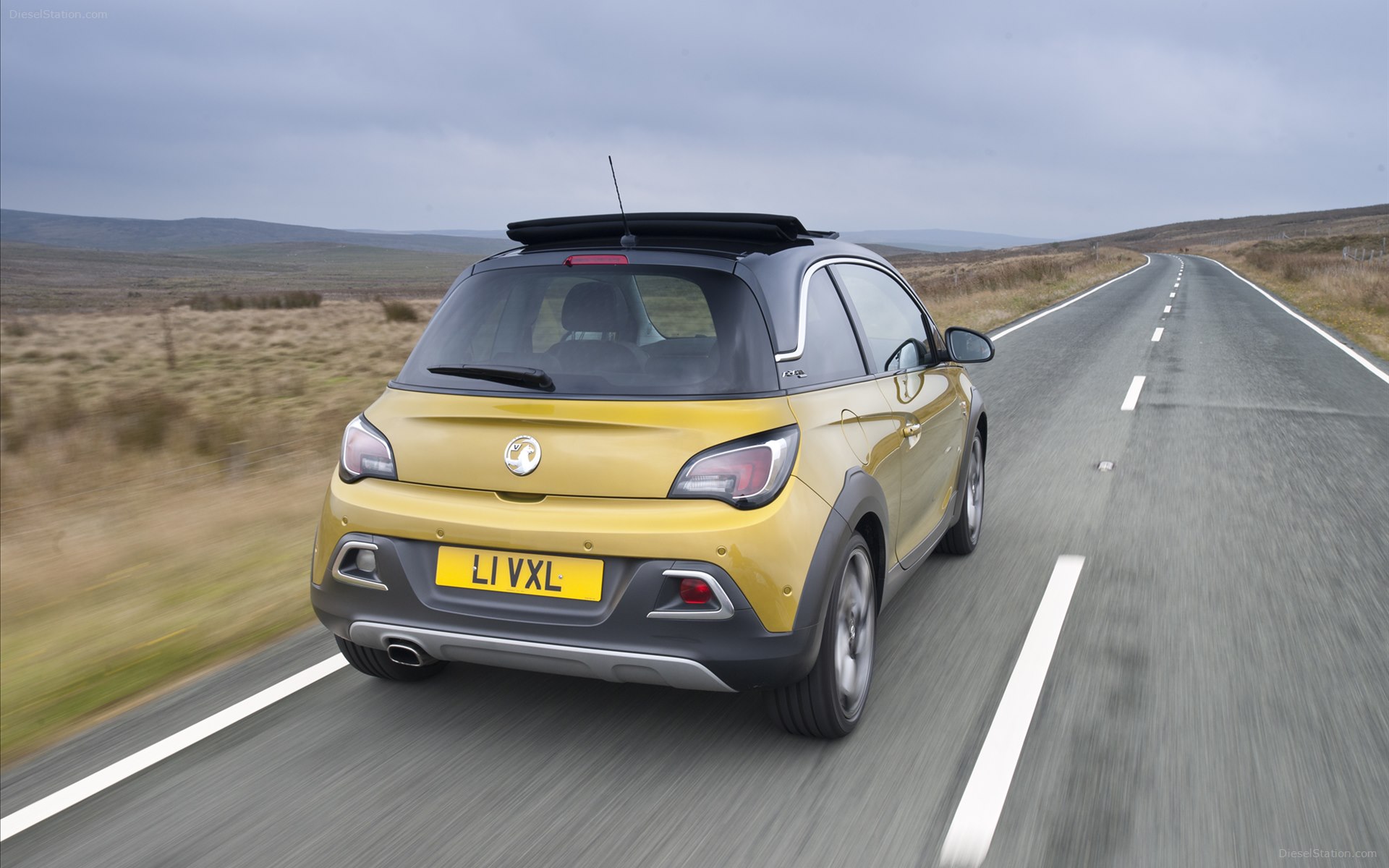 Vauxhall Adam Rocks Air 2015