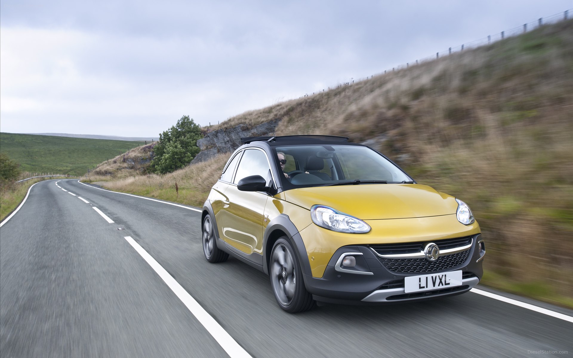 Vauxhall Adam Rocks Air 2015
