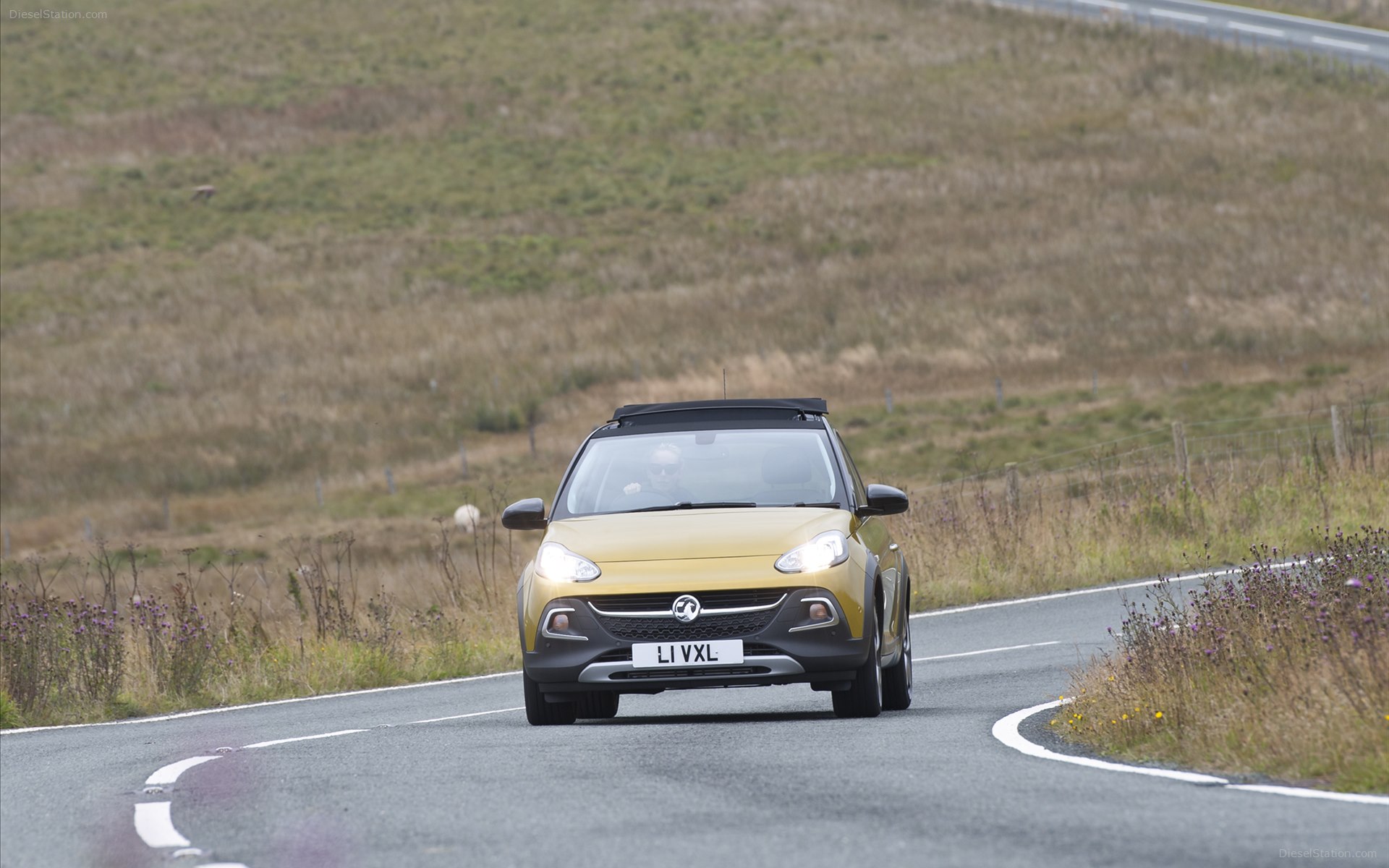 Vauxhall Adam Rocks Air 2015