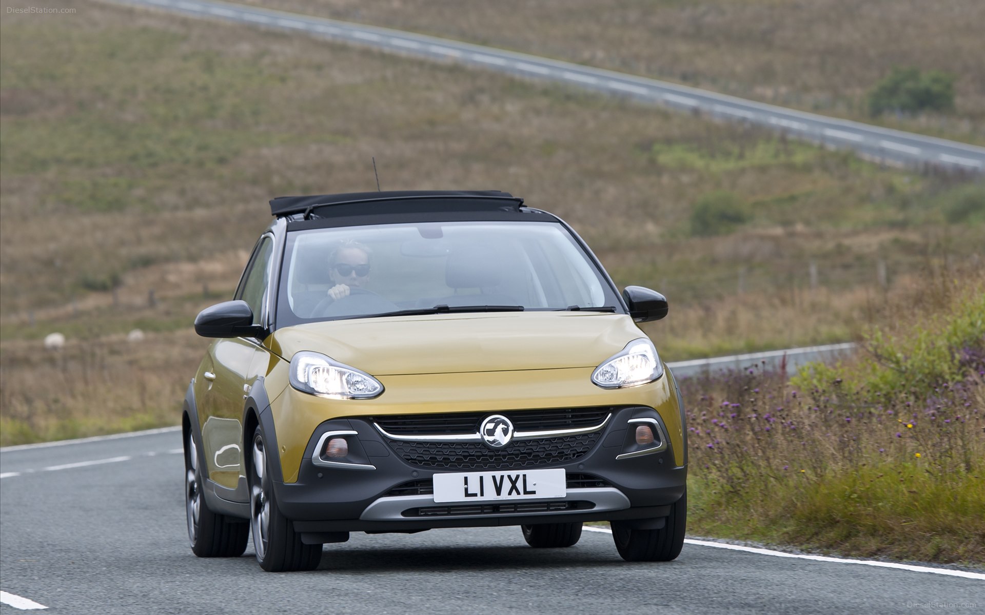 Vauxhall Adam Rocks Air 2015