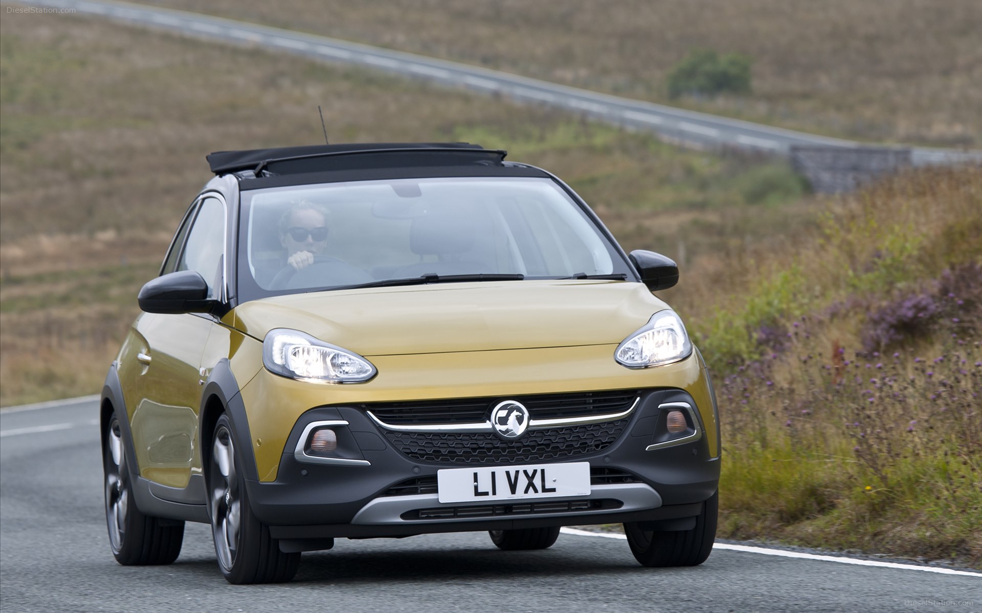 Vauxhall Adam Rocks Air 2015