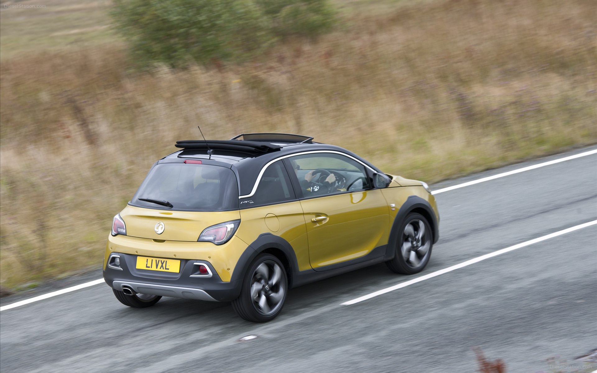 Vauxhall Adam Rocks Air 2015