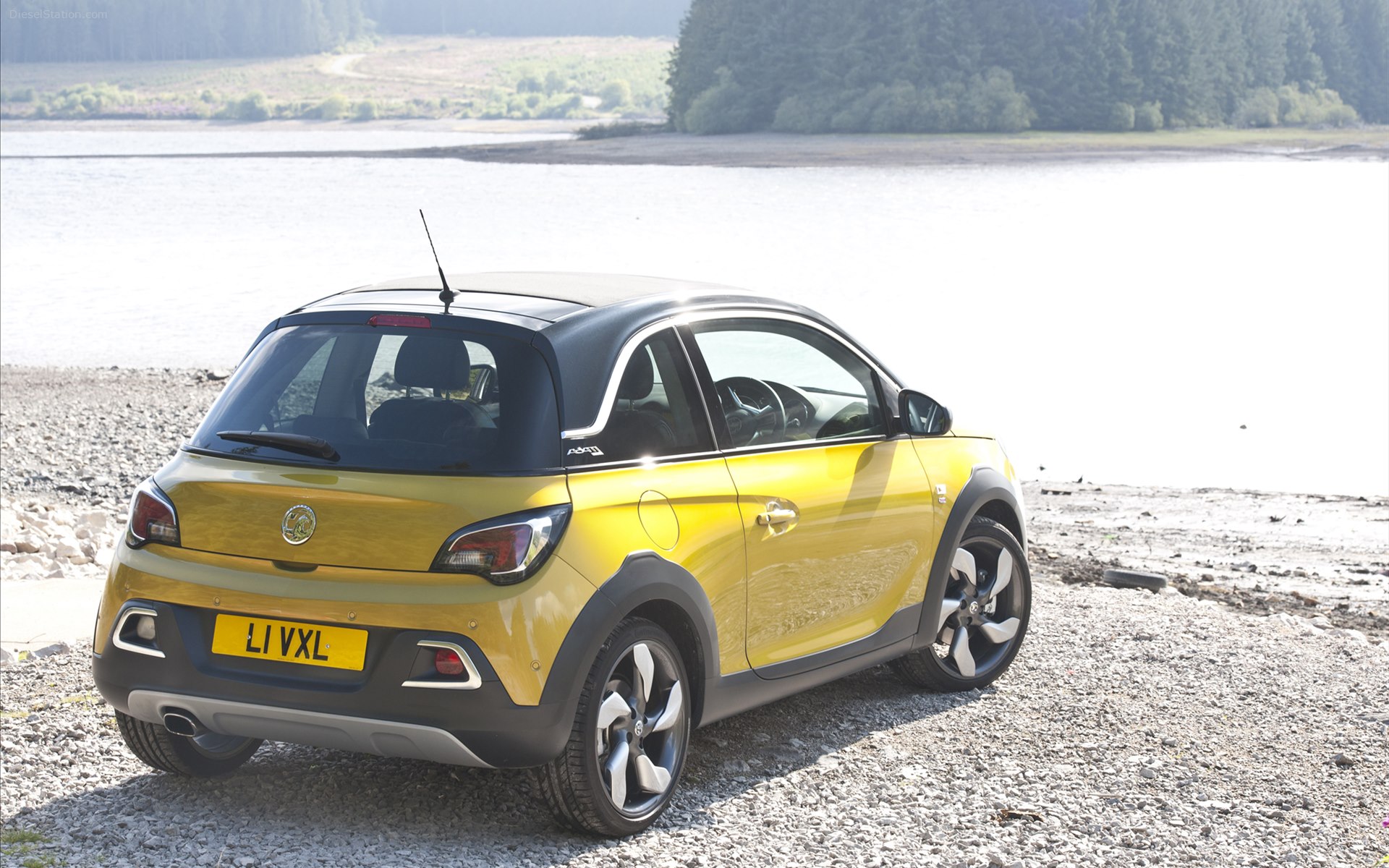 Vauxhall Adam Rocks Air 2015