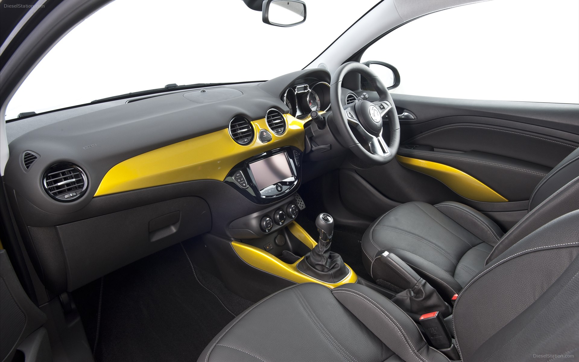 Vauxhall Adam Rocks Air 2015