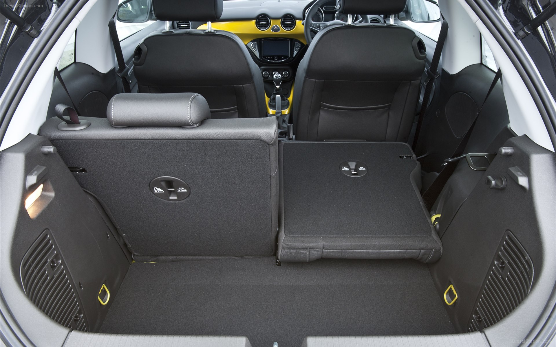 Vauxhall Adam Rocks Air 2015