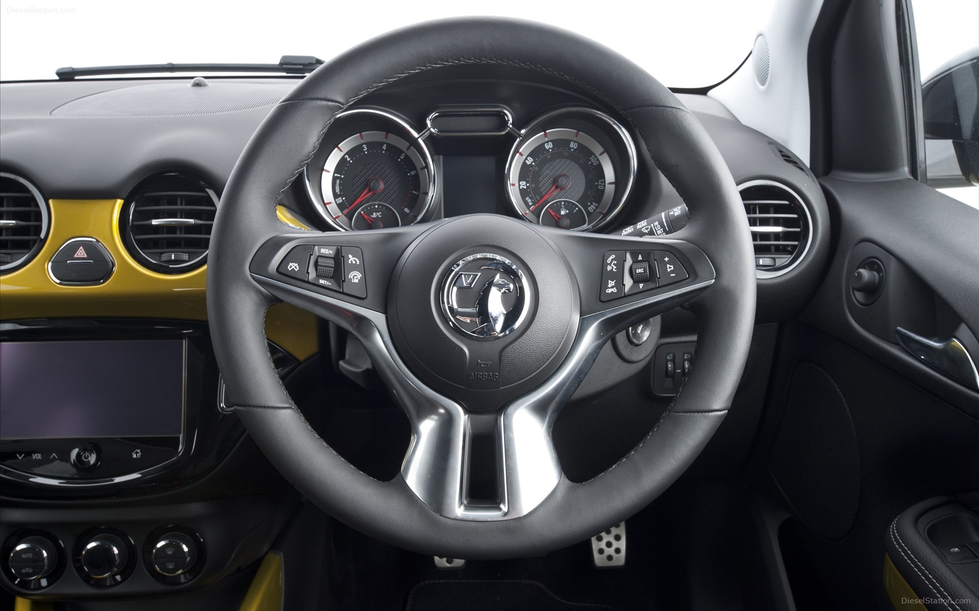 Vauxhall Adam Rocks Air 2015