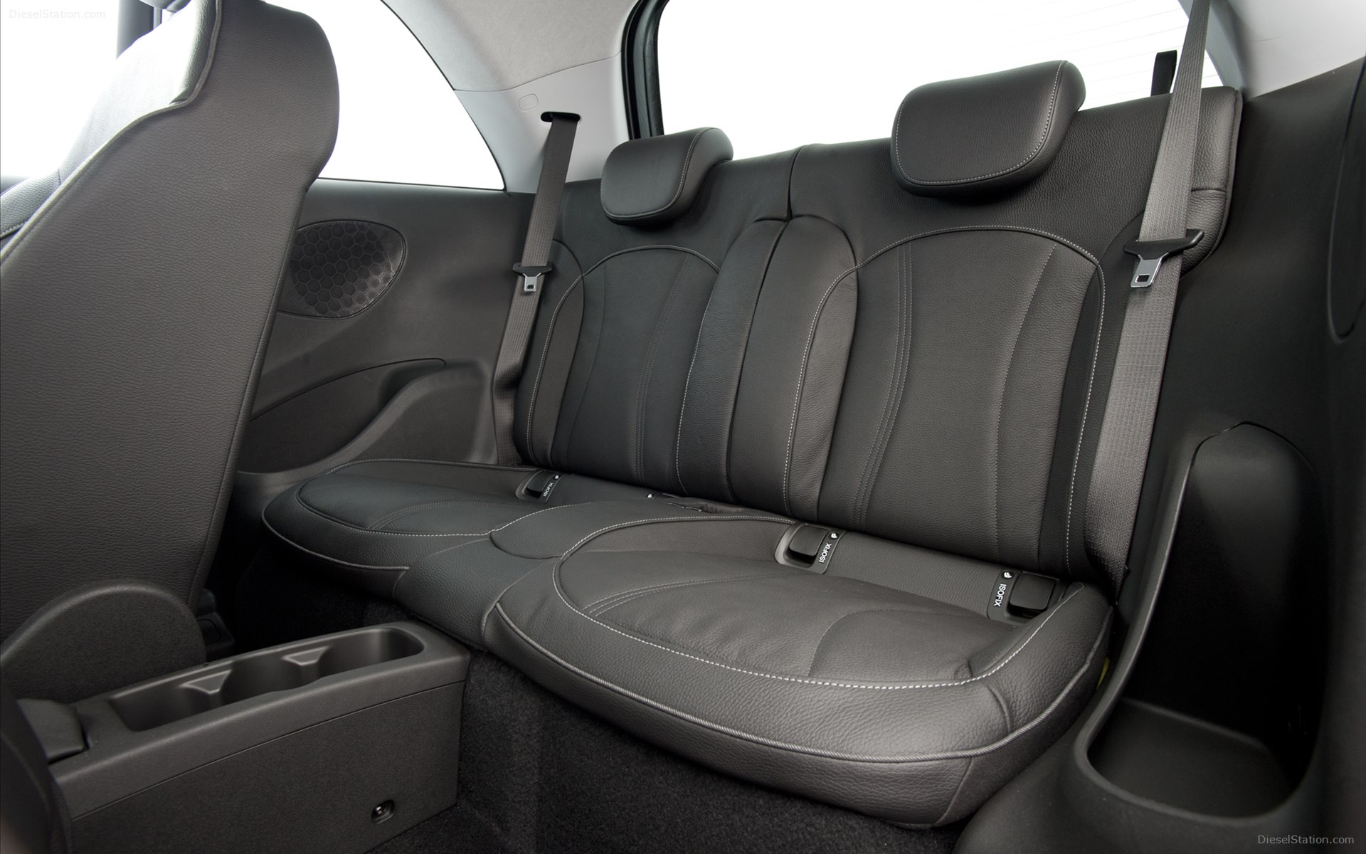 Vauxhall Adam Rocks Air 2015