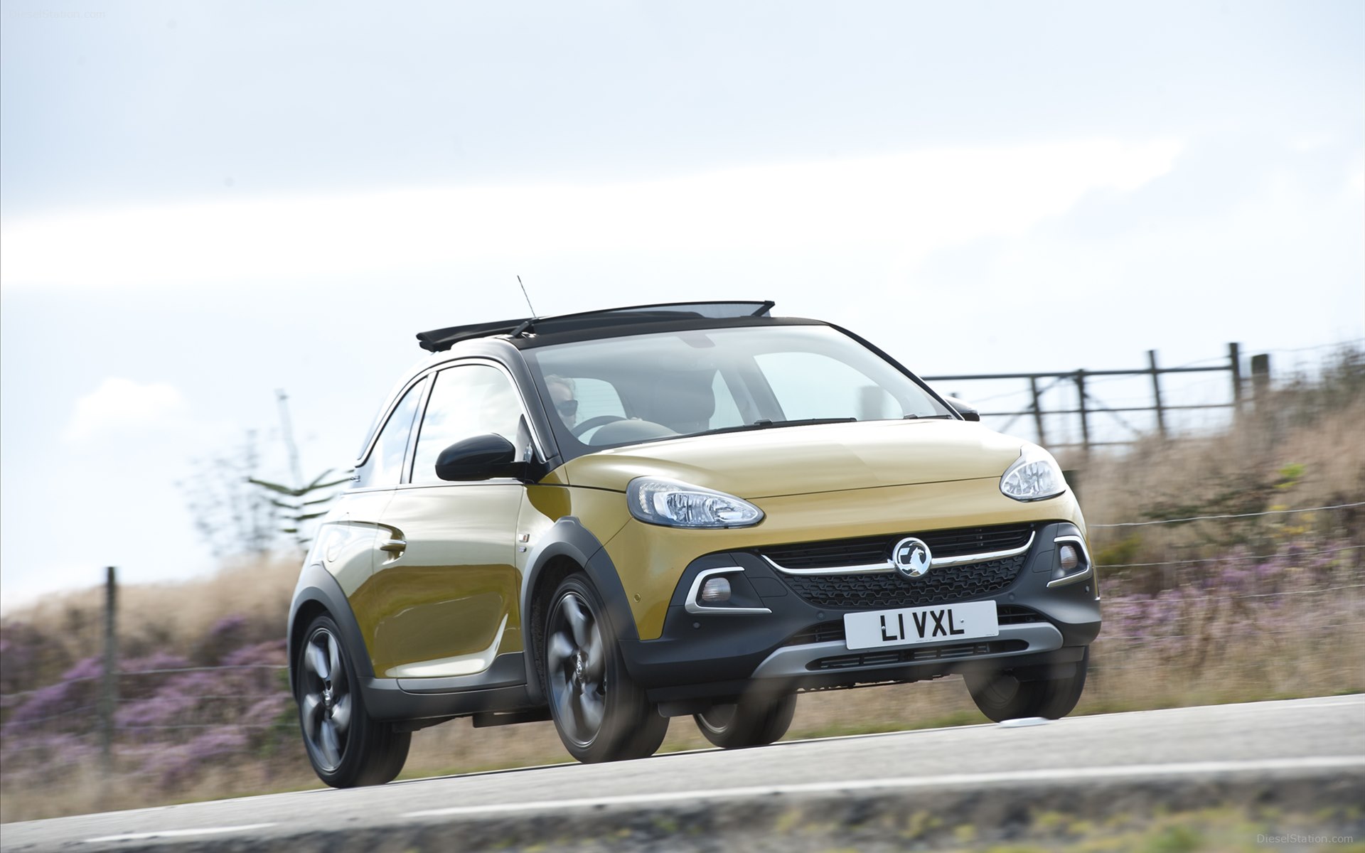 Vauxhall Adam Rocks Air 2015