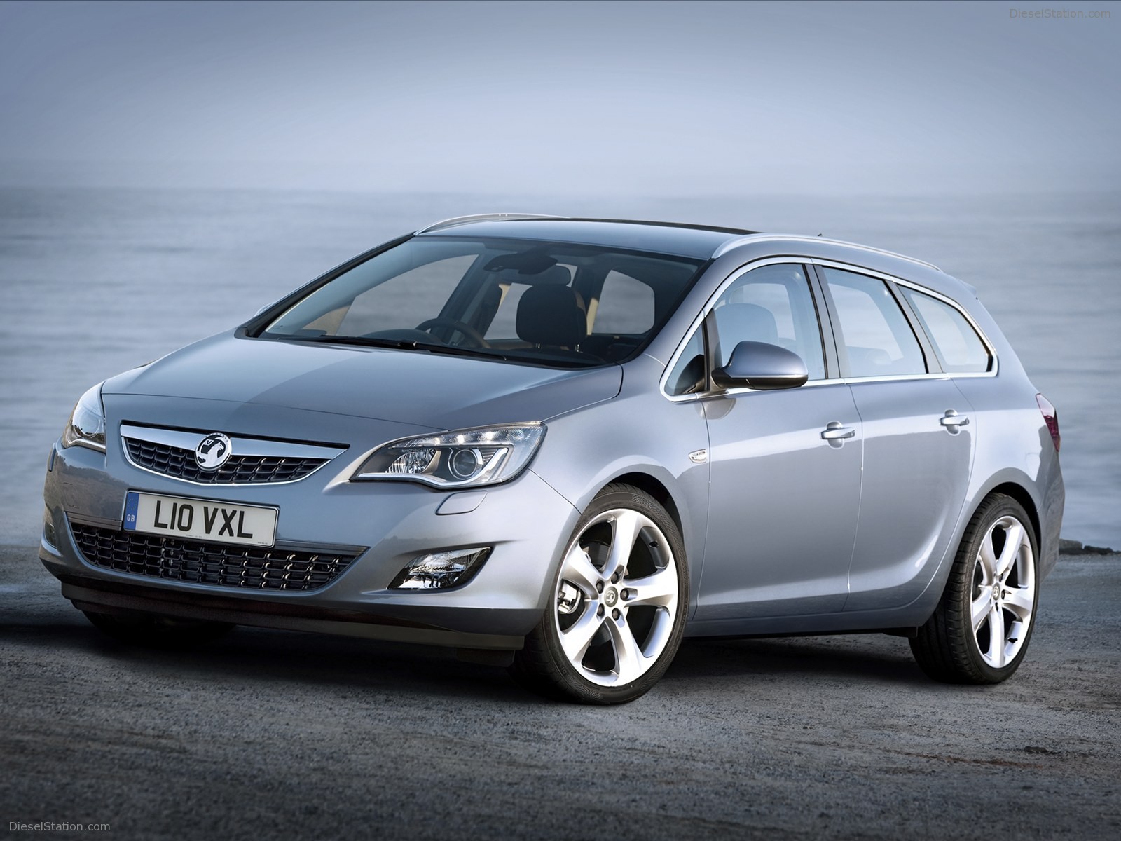 Vauxhall Astra Sports Tourer 2011