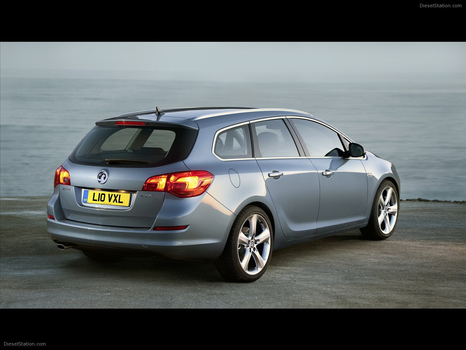 Vauxhall Astra Sports Tourer 2011