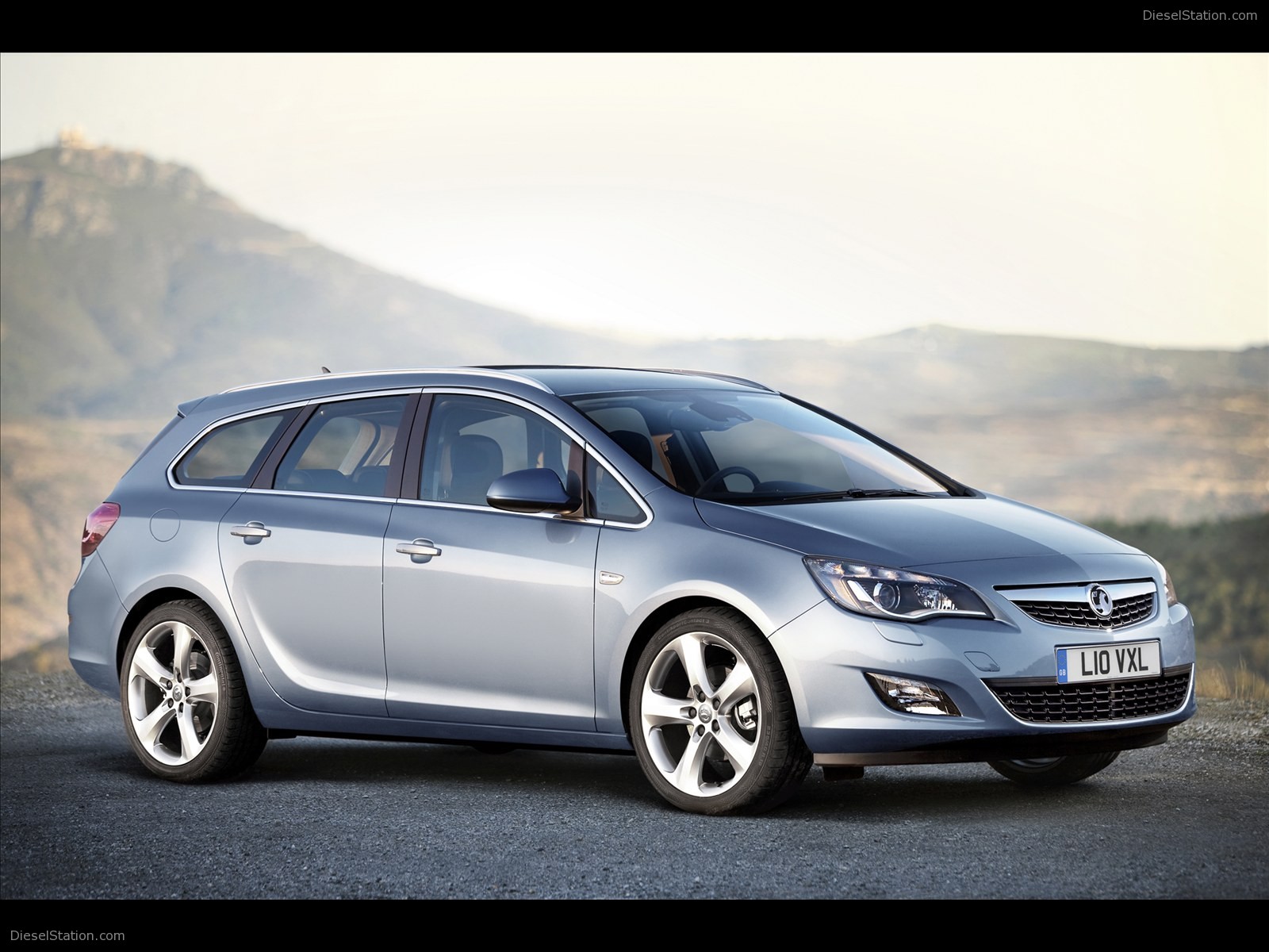 Vauxhall Astra Sports Tourer 2011
