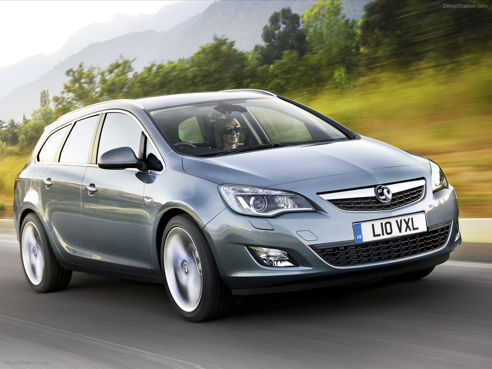 Vauxhall Astra Sports Tourer 2011