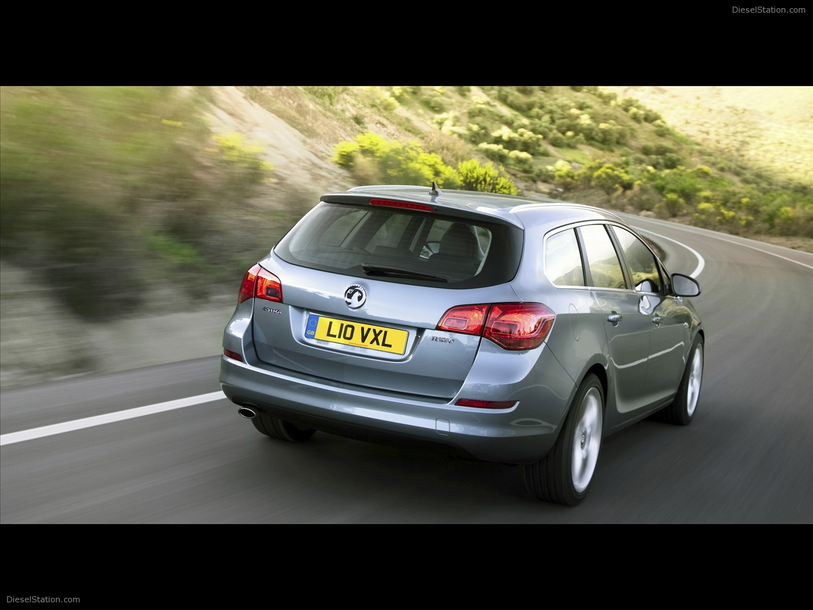 Vauxhall Astra Sports Tourer 2011