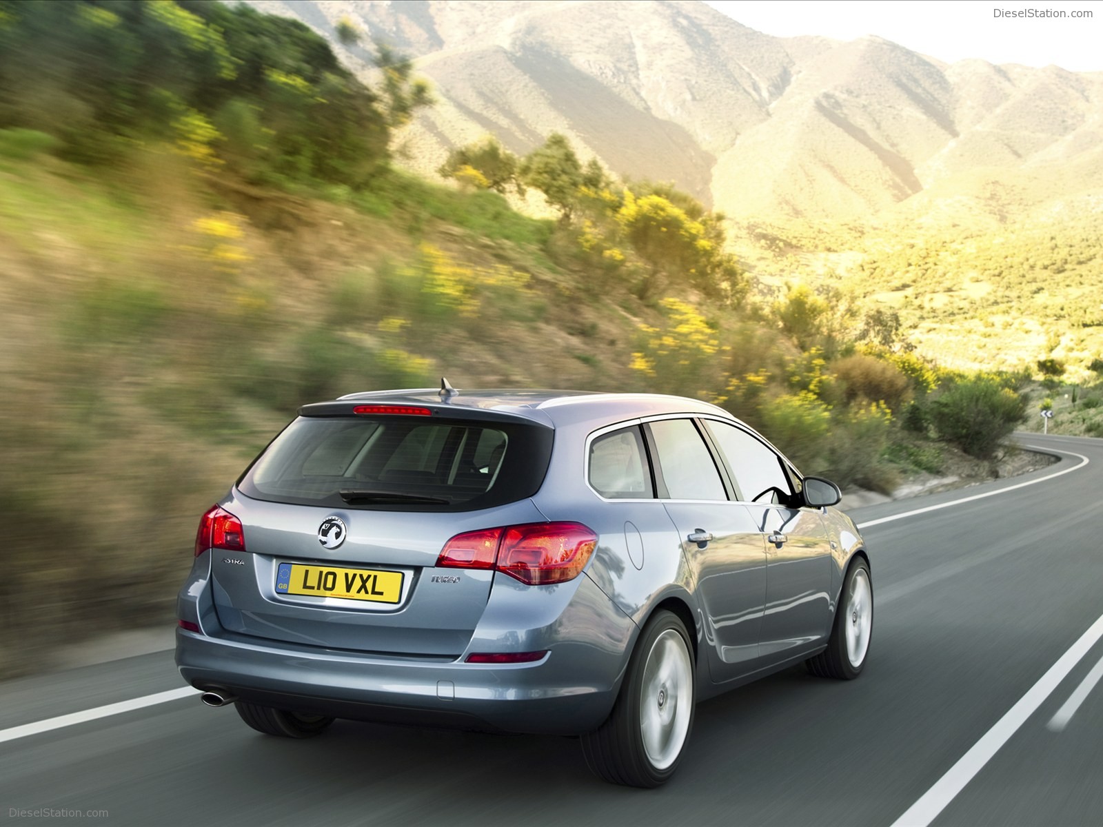 Vauxhall Astra Sports Tourer 2011