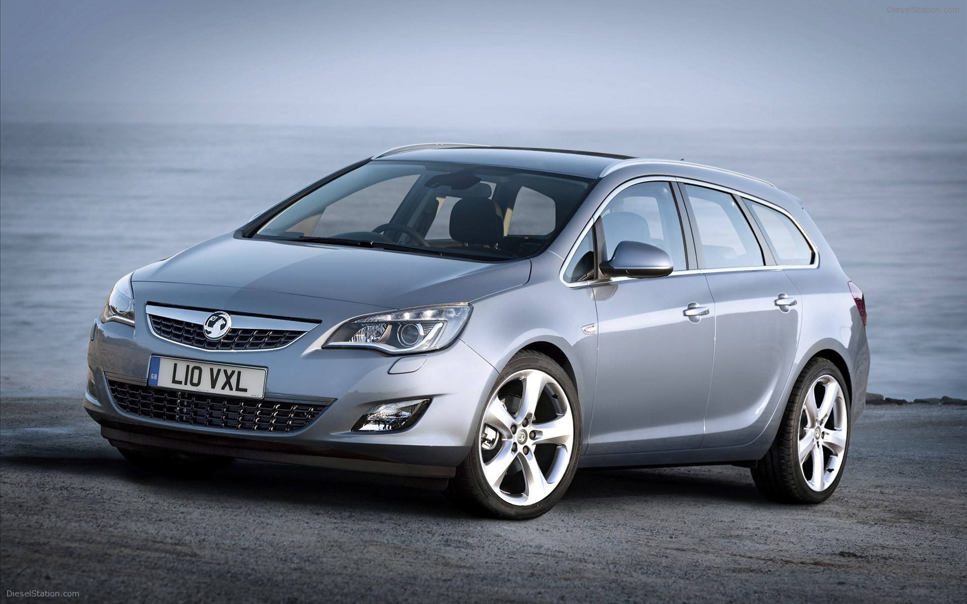 Vauxhall Astra Sports Tourer 2011