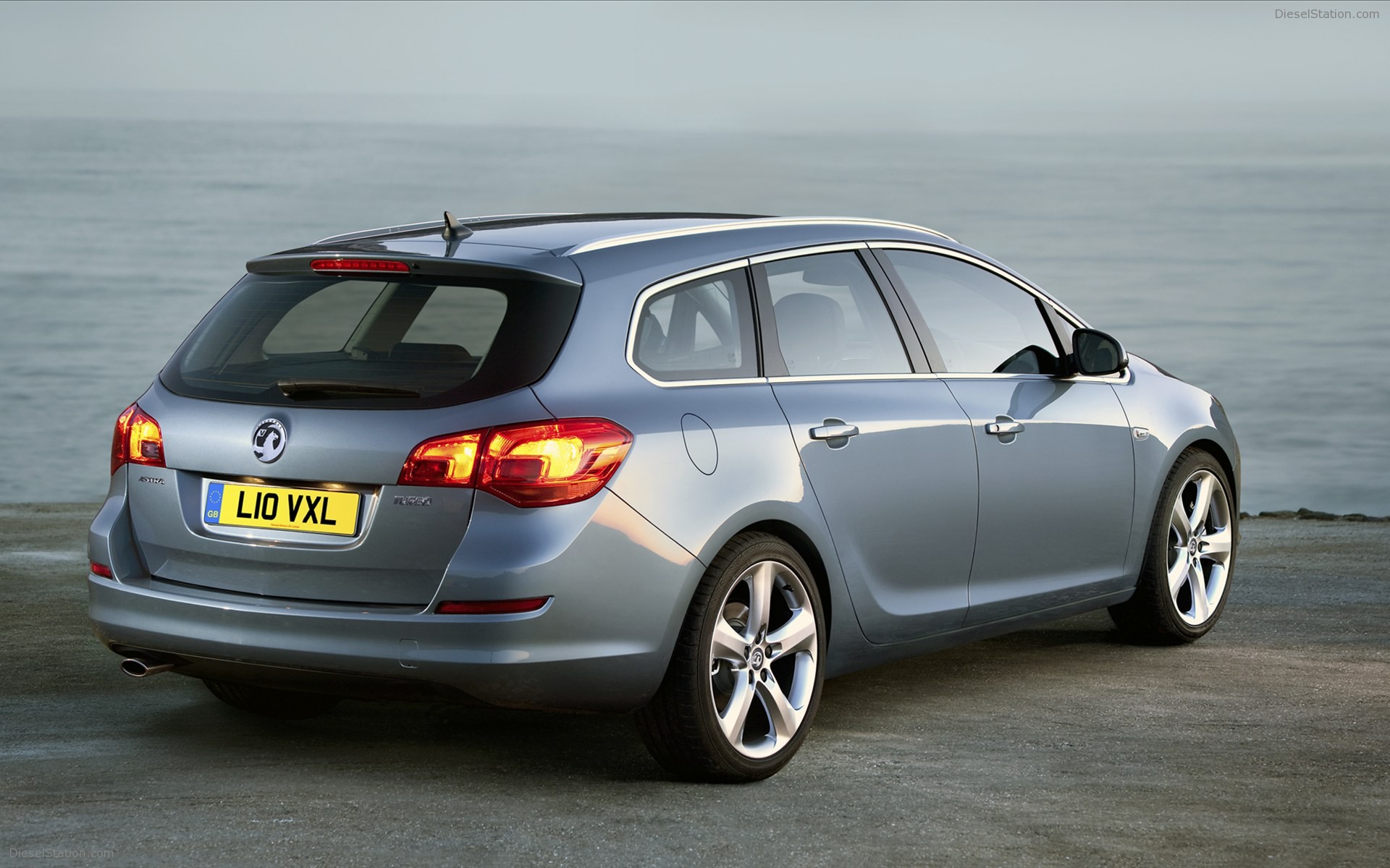 Vauxhall Astra Sports Tourer 2011