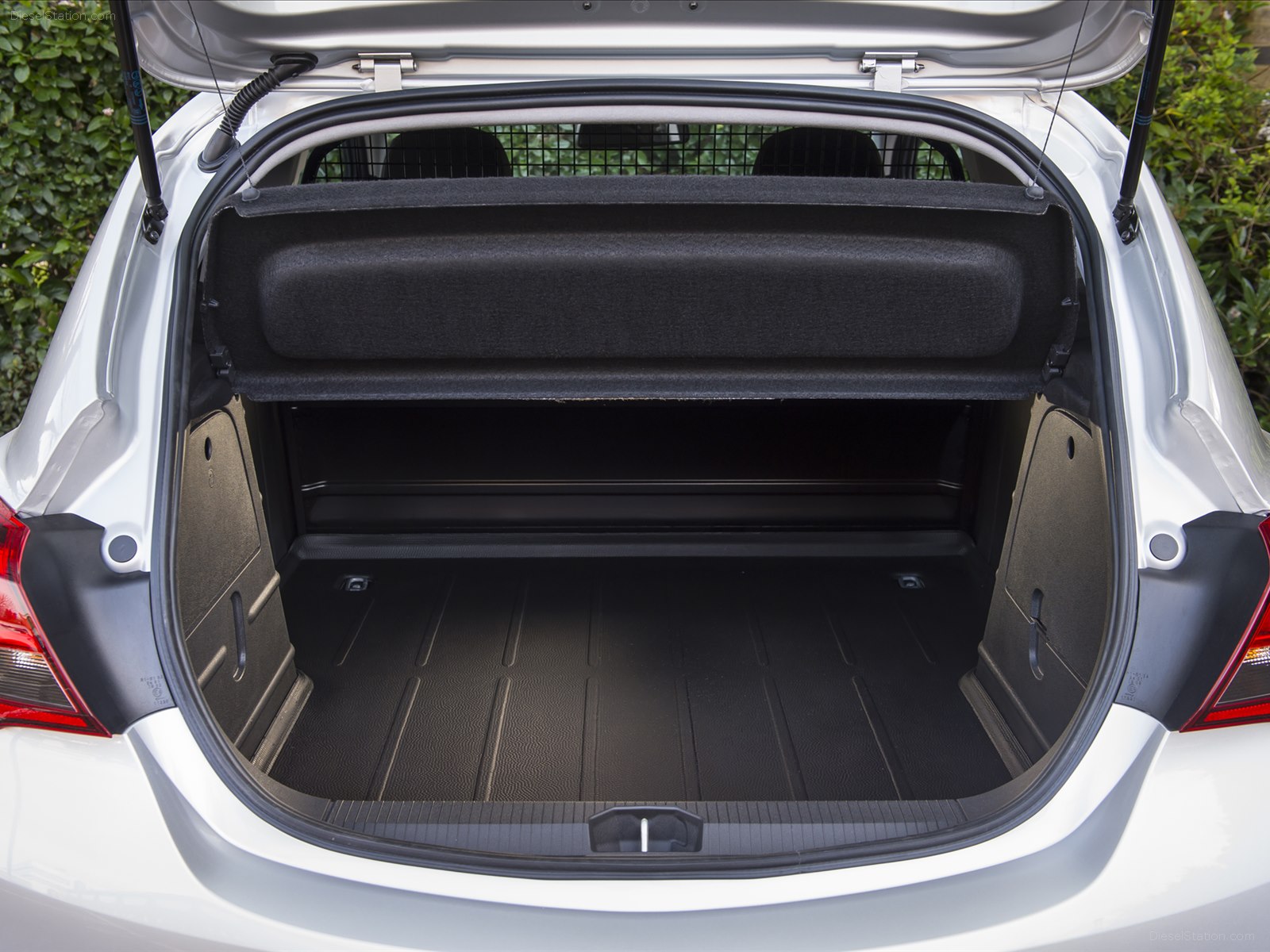 Vauxhall Corsavan 2015