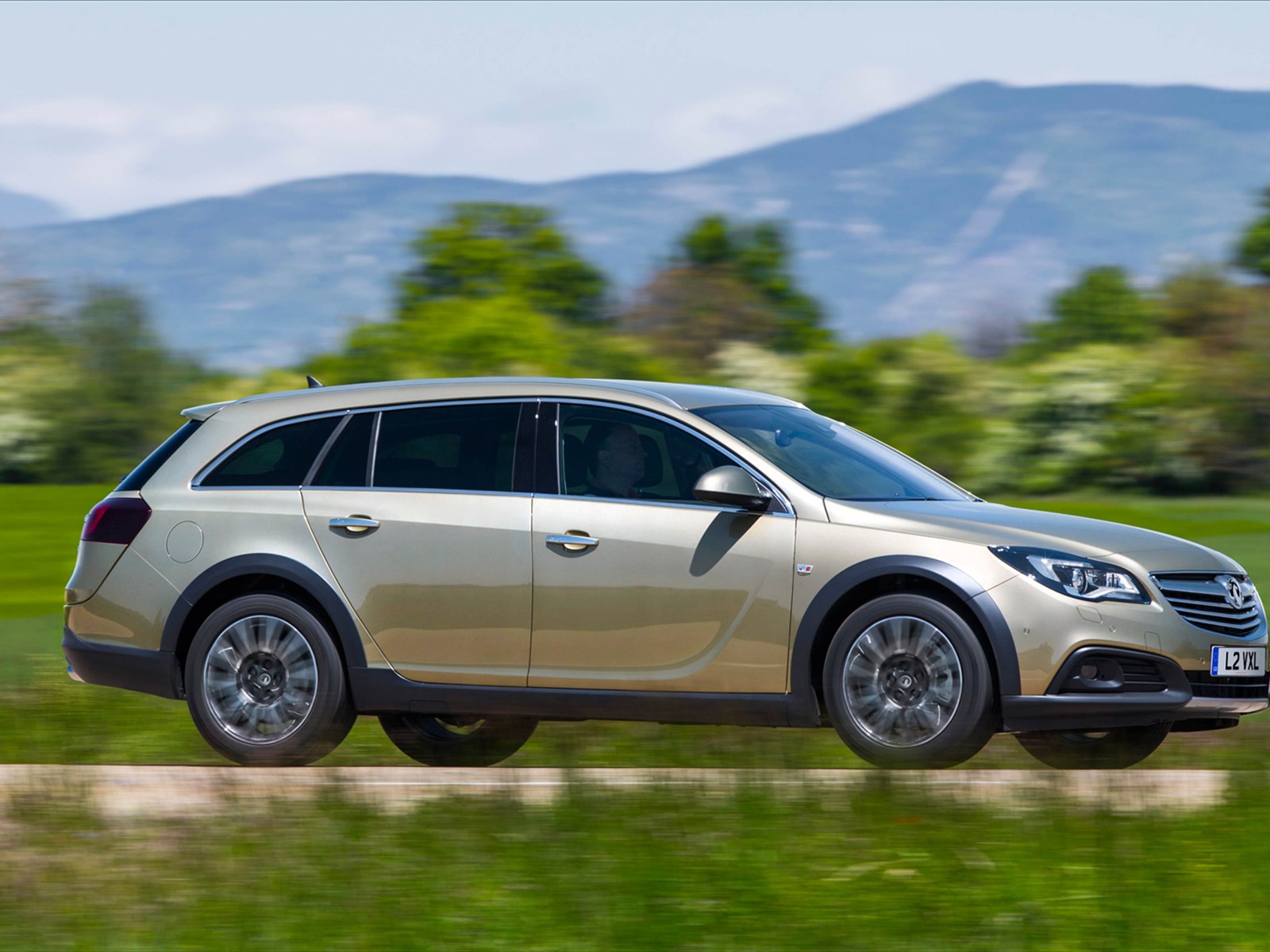 Vauxhall Insignia Country Tourer 2014