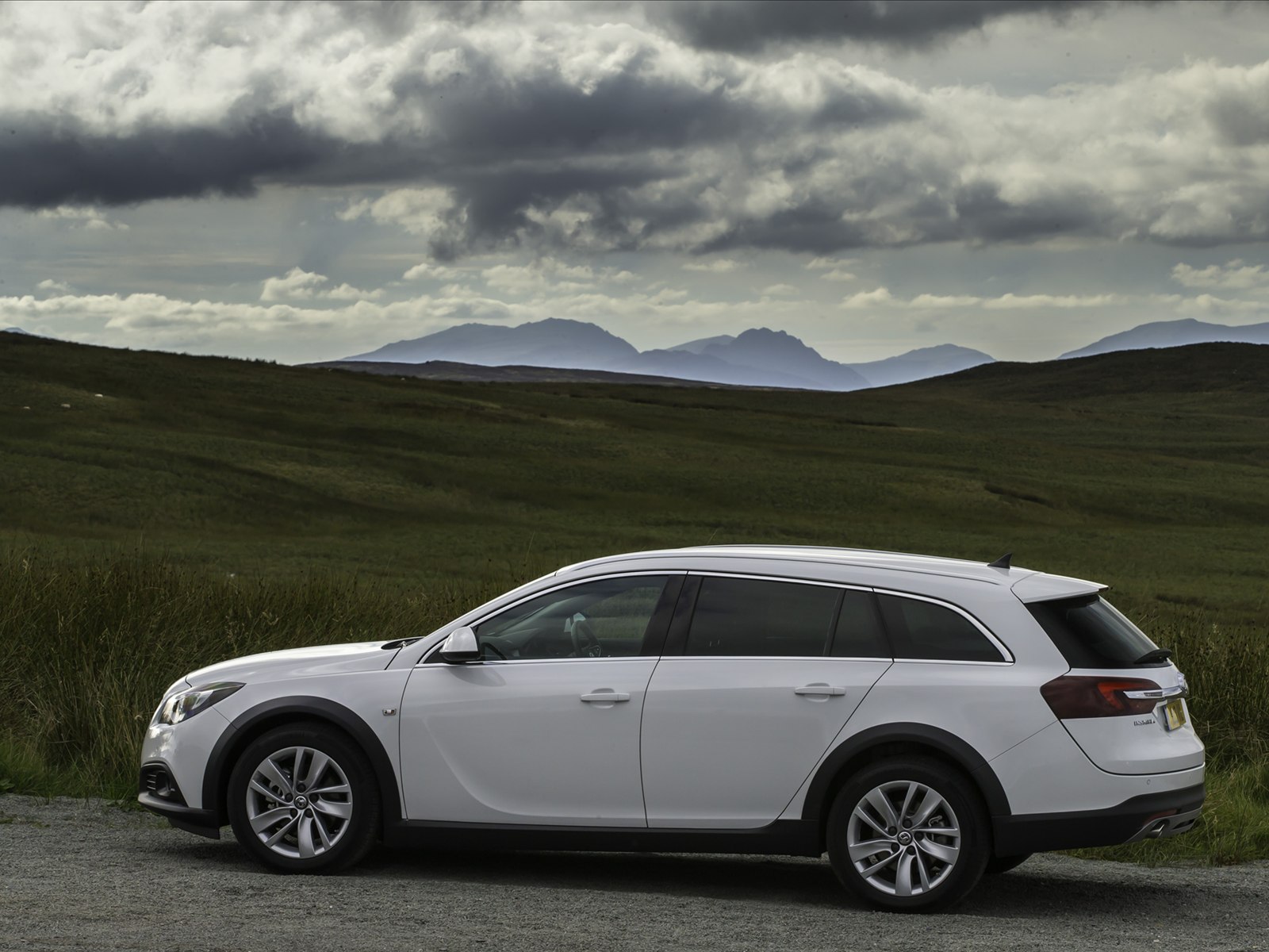 Vauxhall Insignia Country Tourer 2014