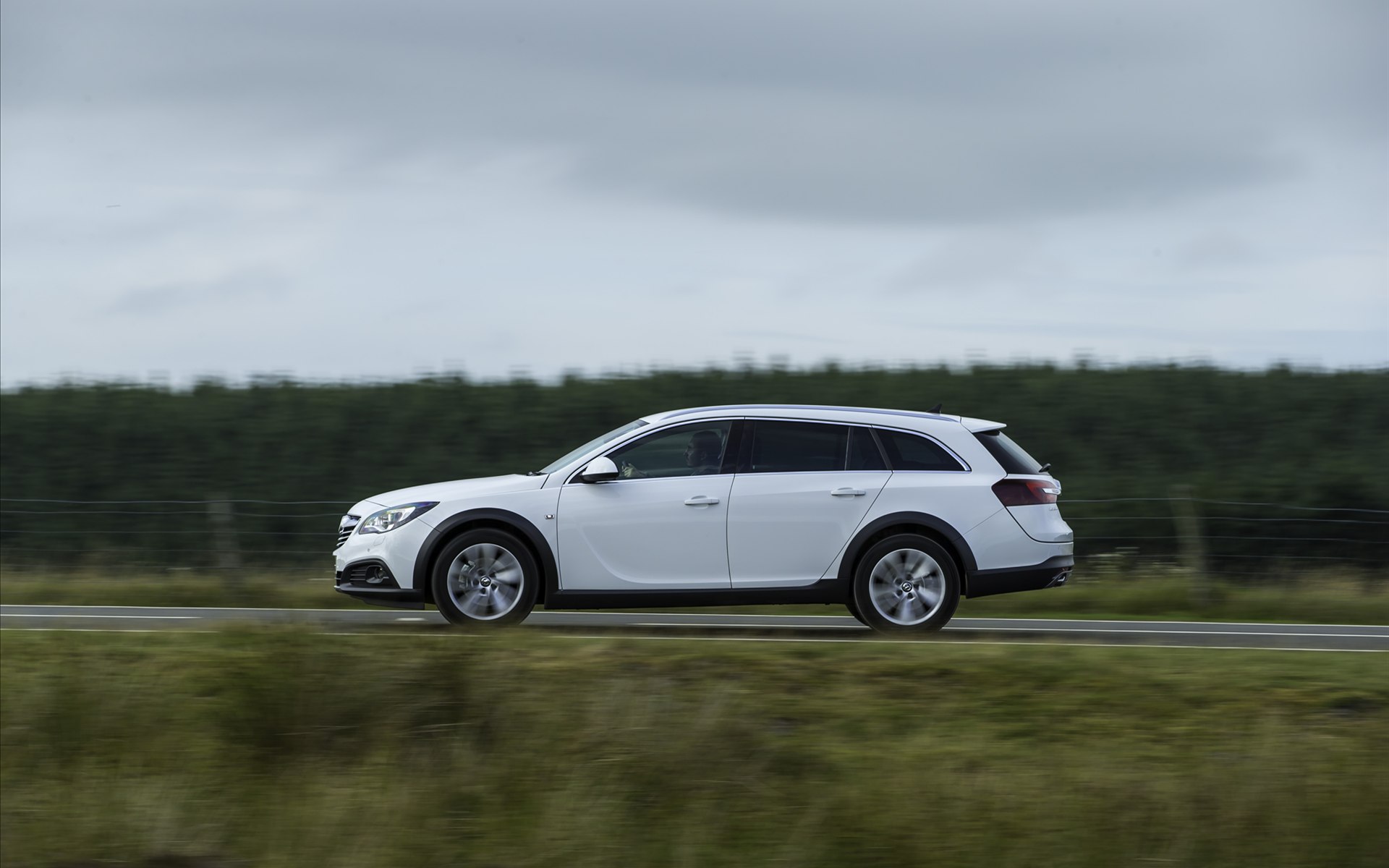 Vauxhall Insignia Country Tourer 2014