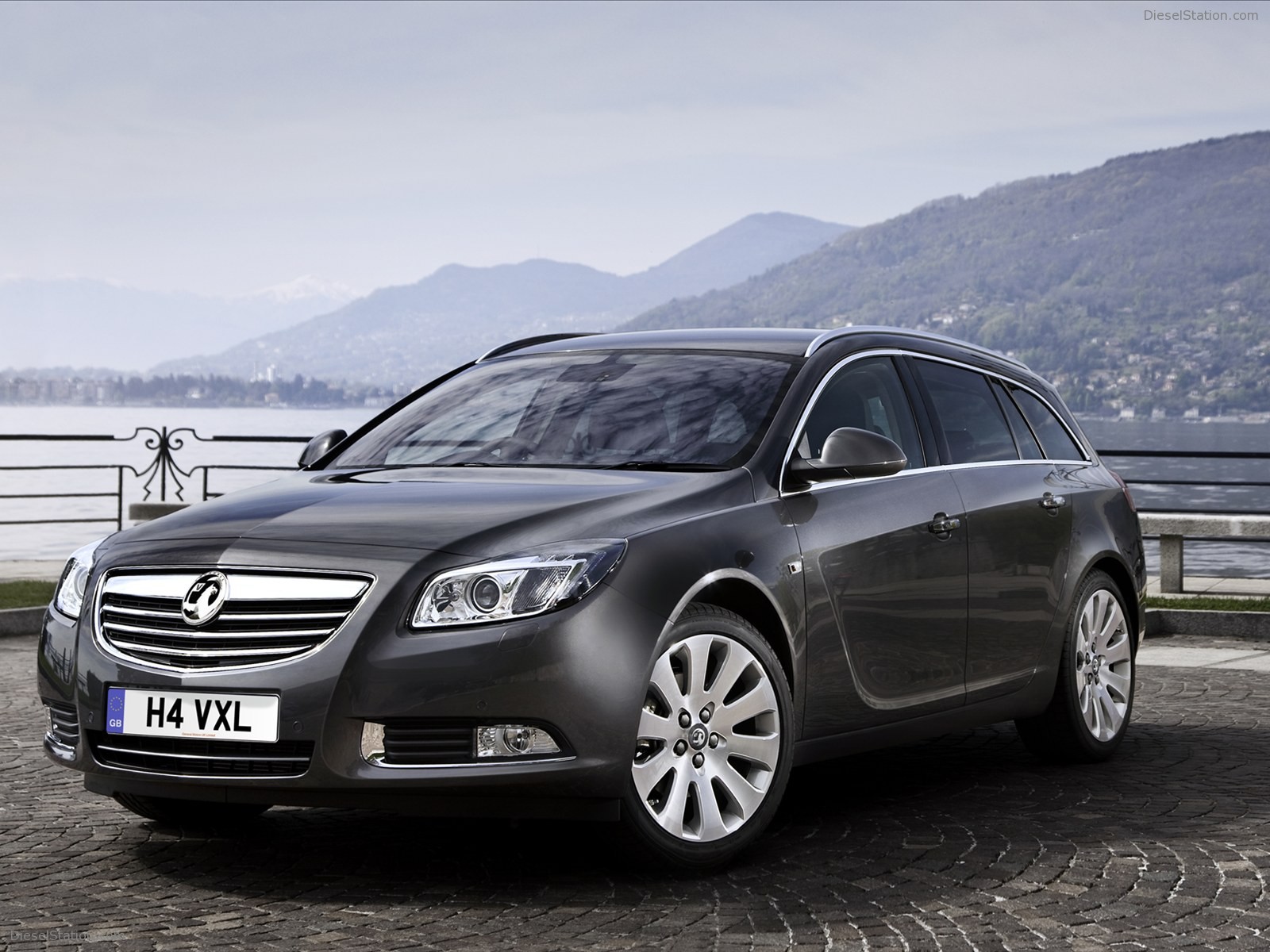 Vauxhall Insignia Sports Tourer 2011
