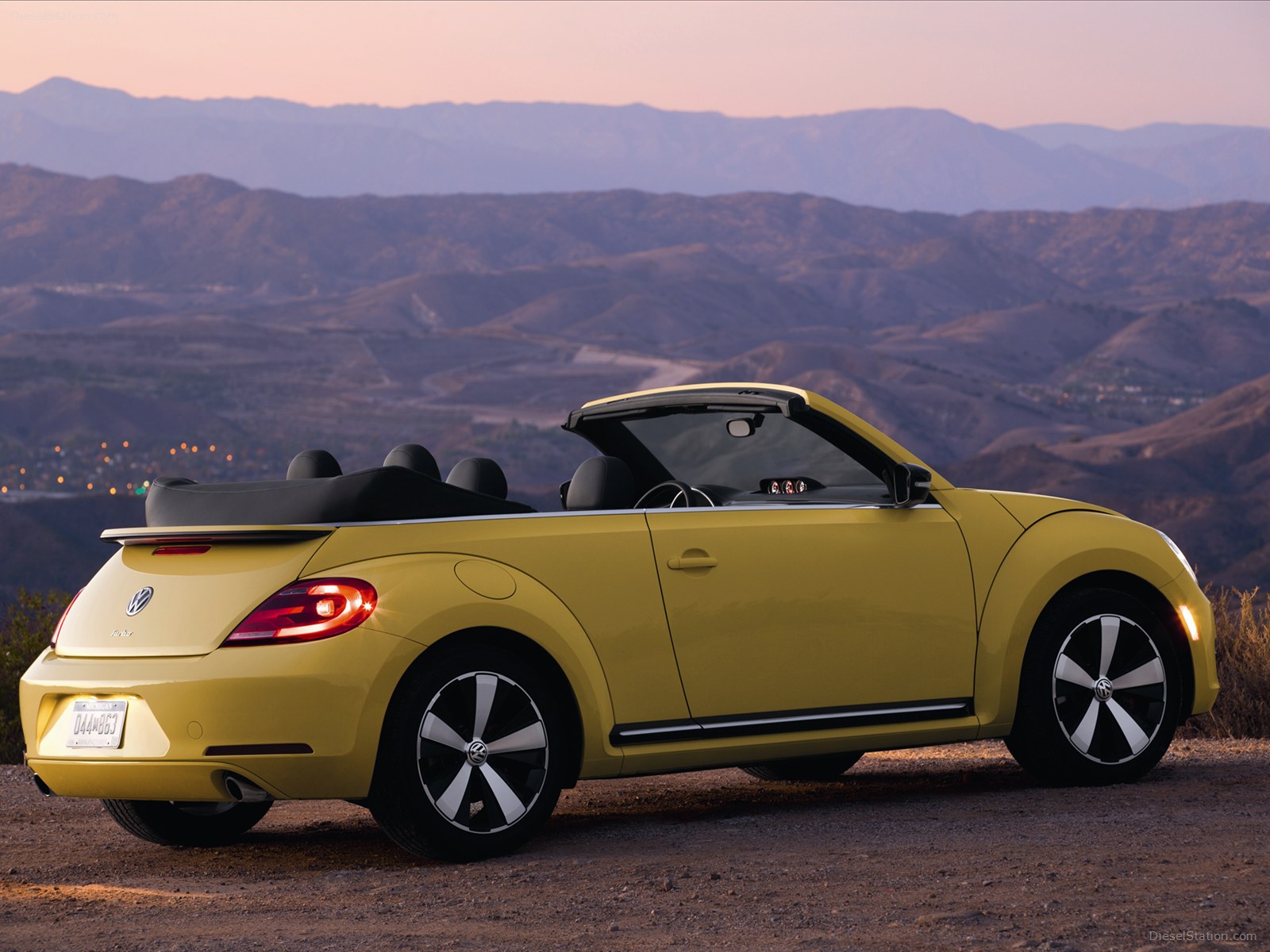 Volkswagen Beetle Convertible 2013