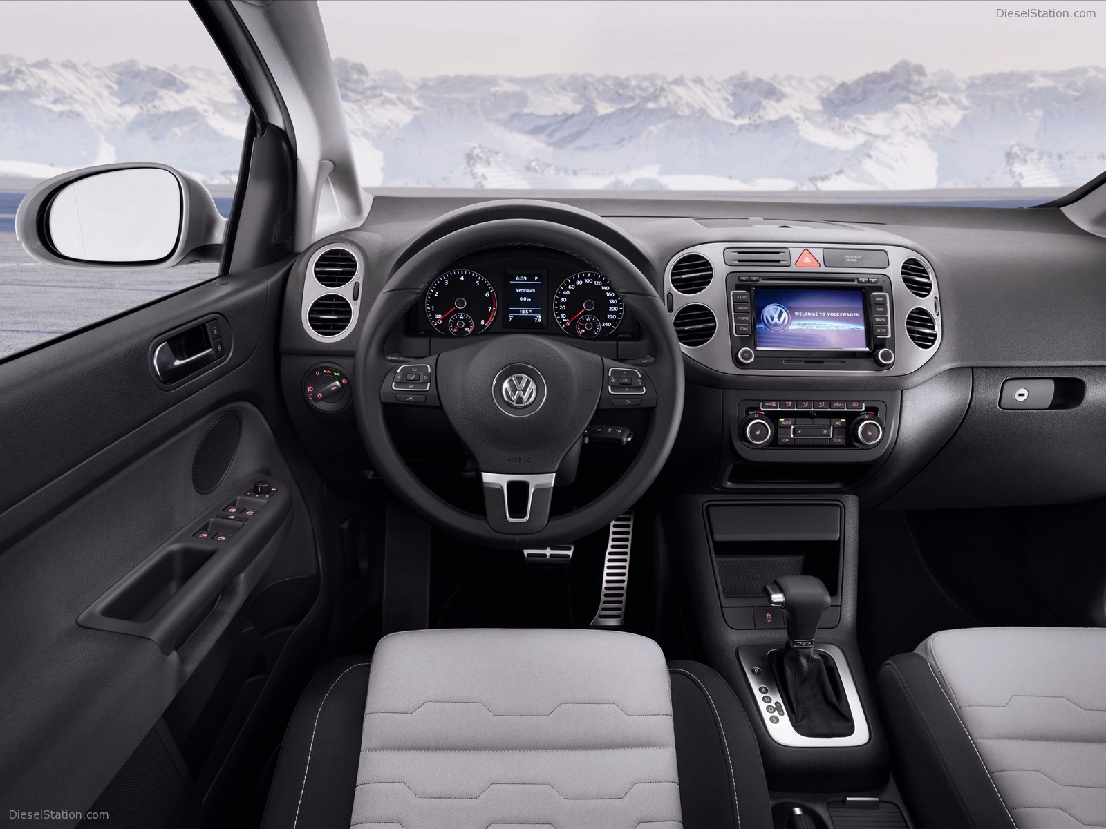 Volkswagen CrossGolf 2011