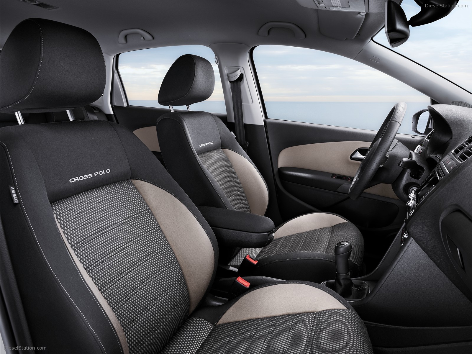 Volkswagen CrossPolo 2011