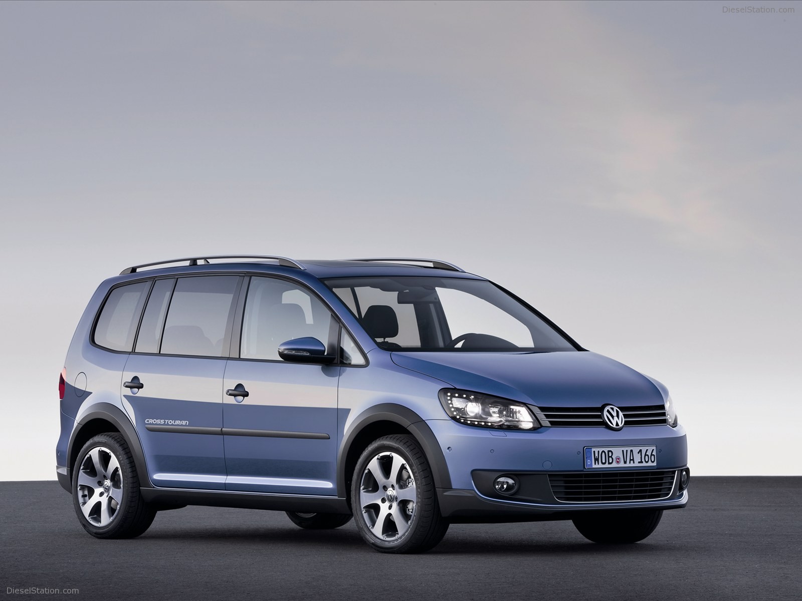Volkswagen CrossTouran 2011