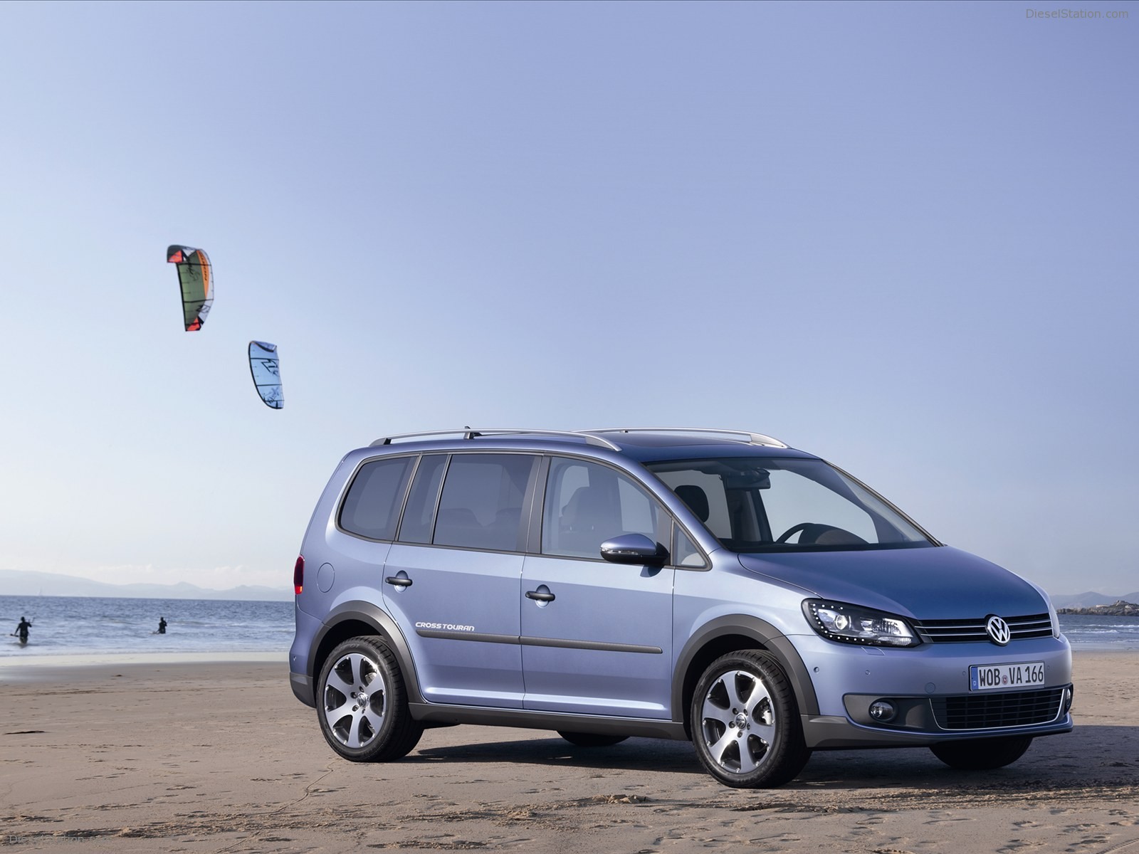 Volkswagen CrossTouran 2011