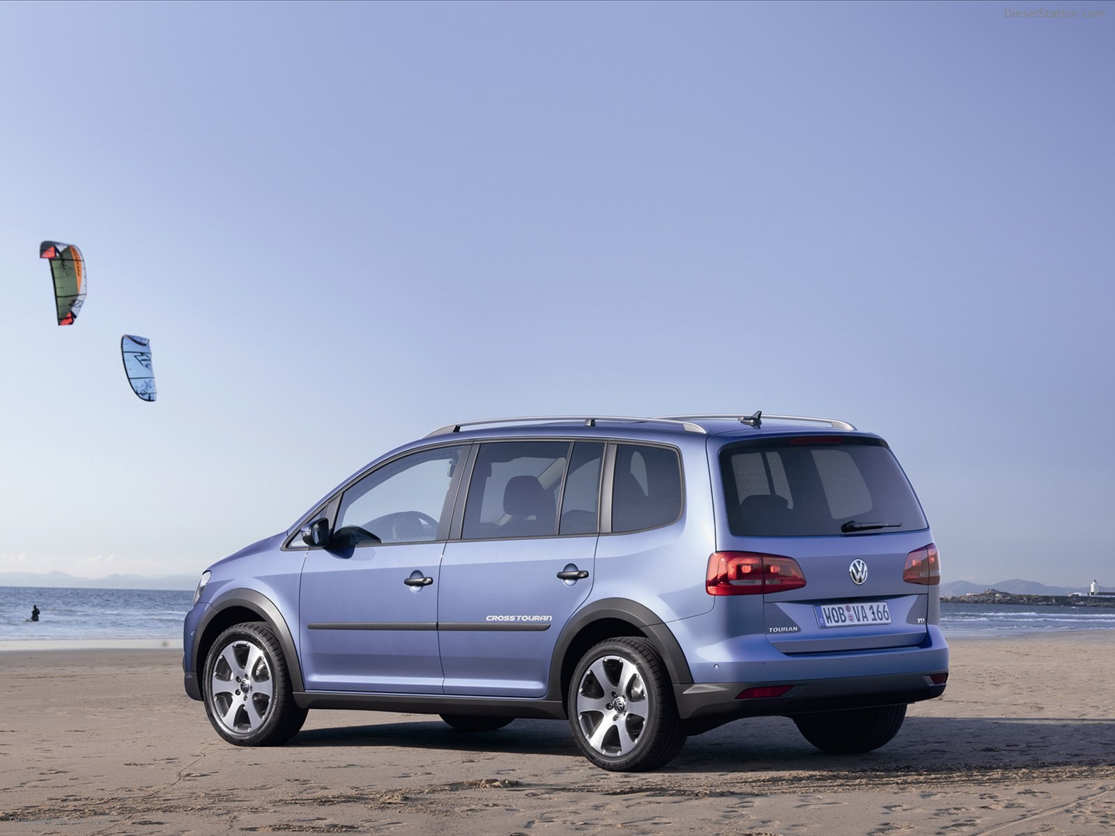 Volkswagen CrossTouran 2011