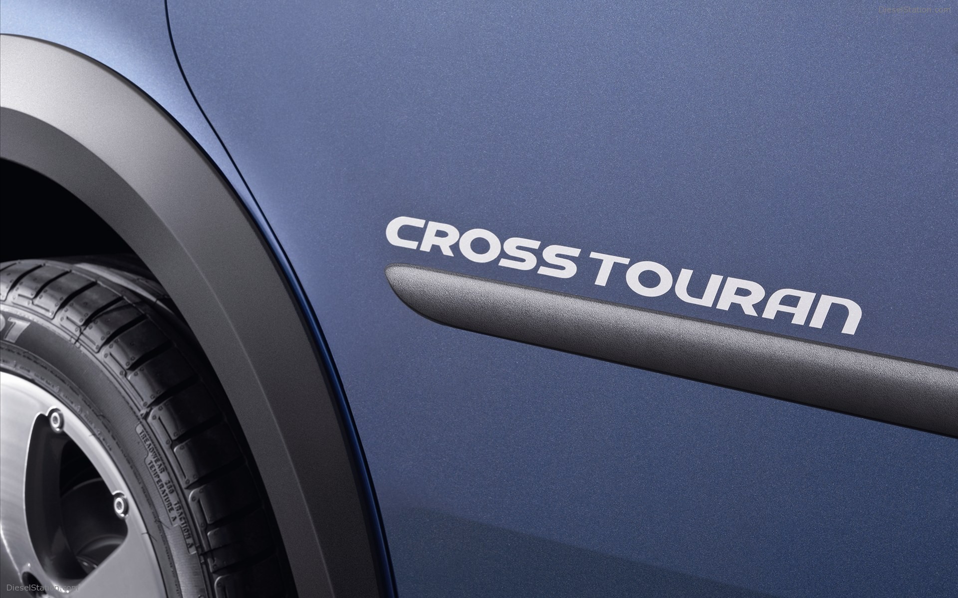 Volkswagen CrossTouran 2011
