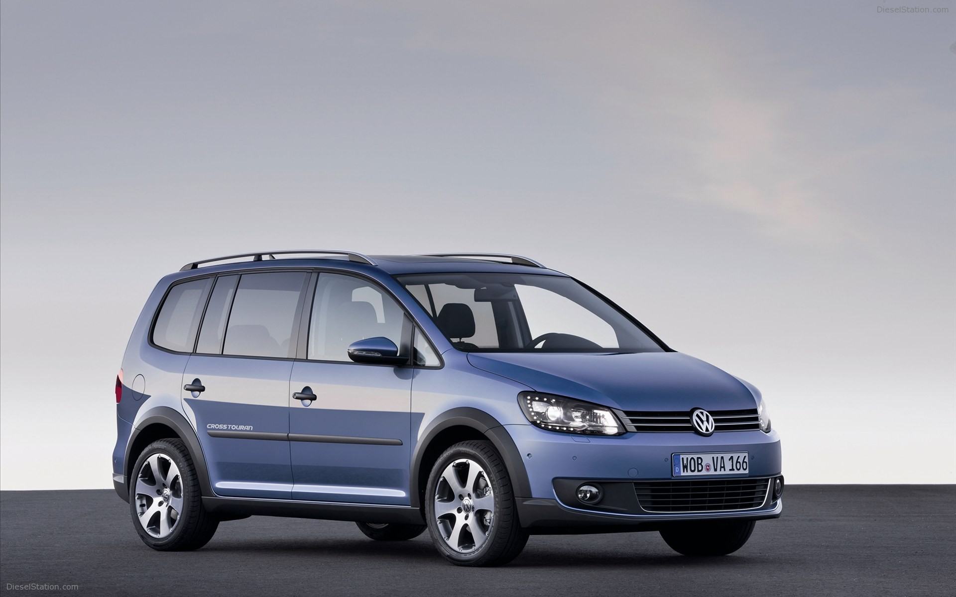 Volkswagen CrossTouran 2011