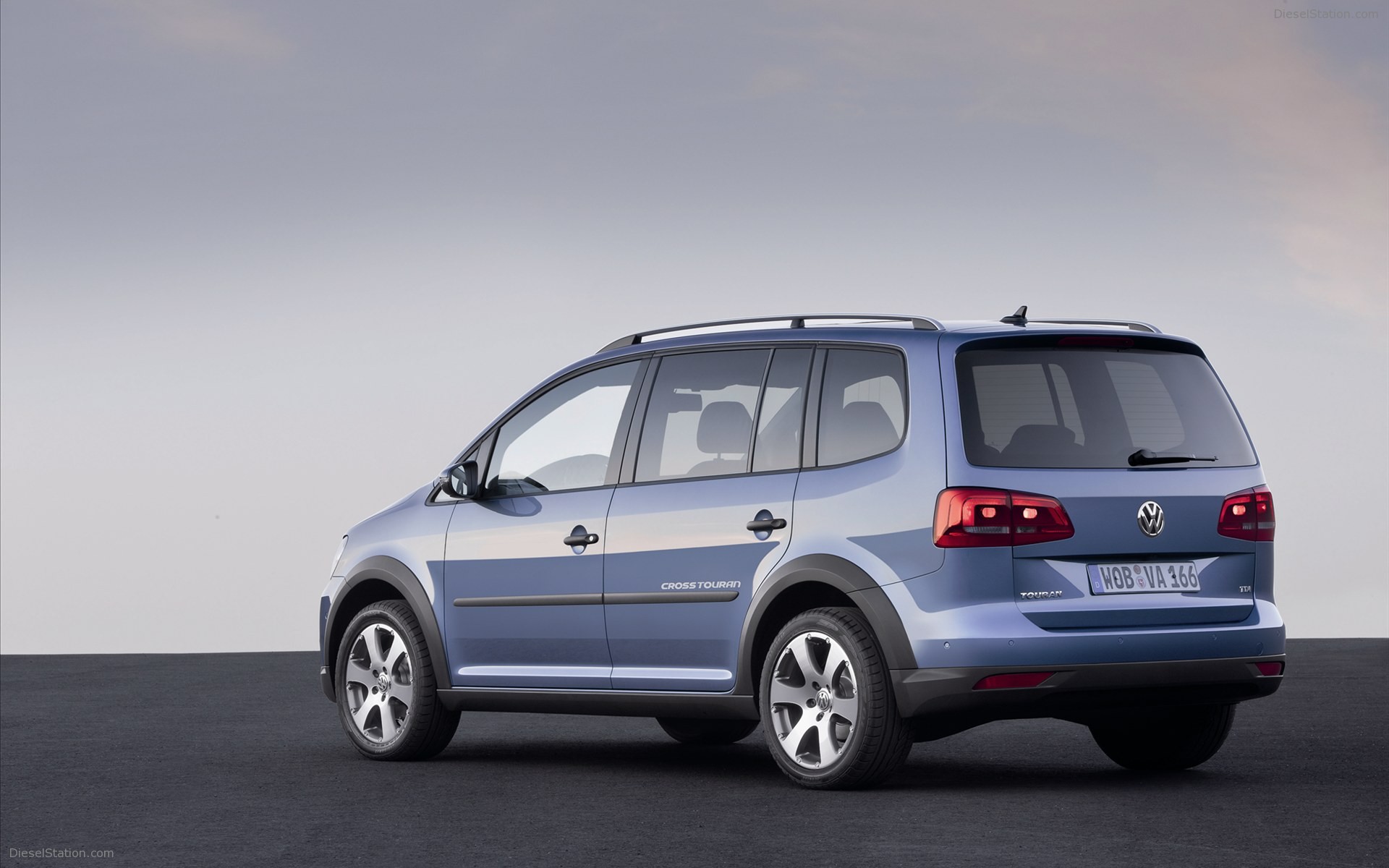 Volkswagen CrossTouran 2011