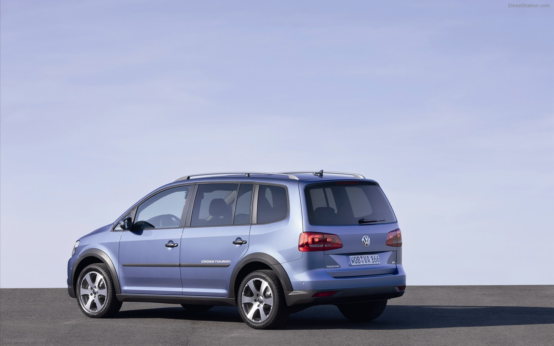 Volkswagen CrossTouran 2011