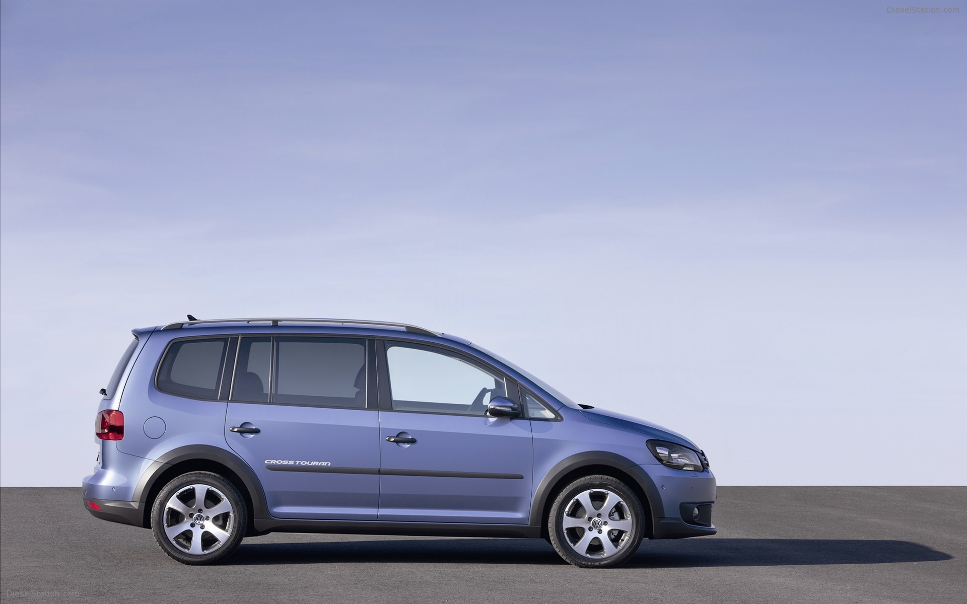 Volkswagen CrossTouran 2011