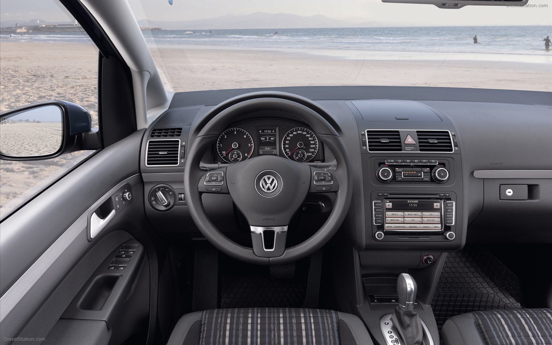 Volkswagen CrossTouran 2011