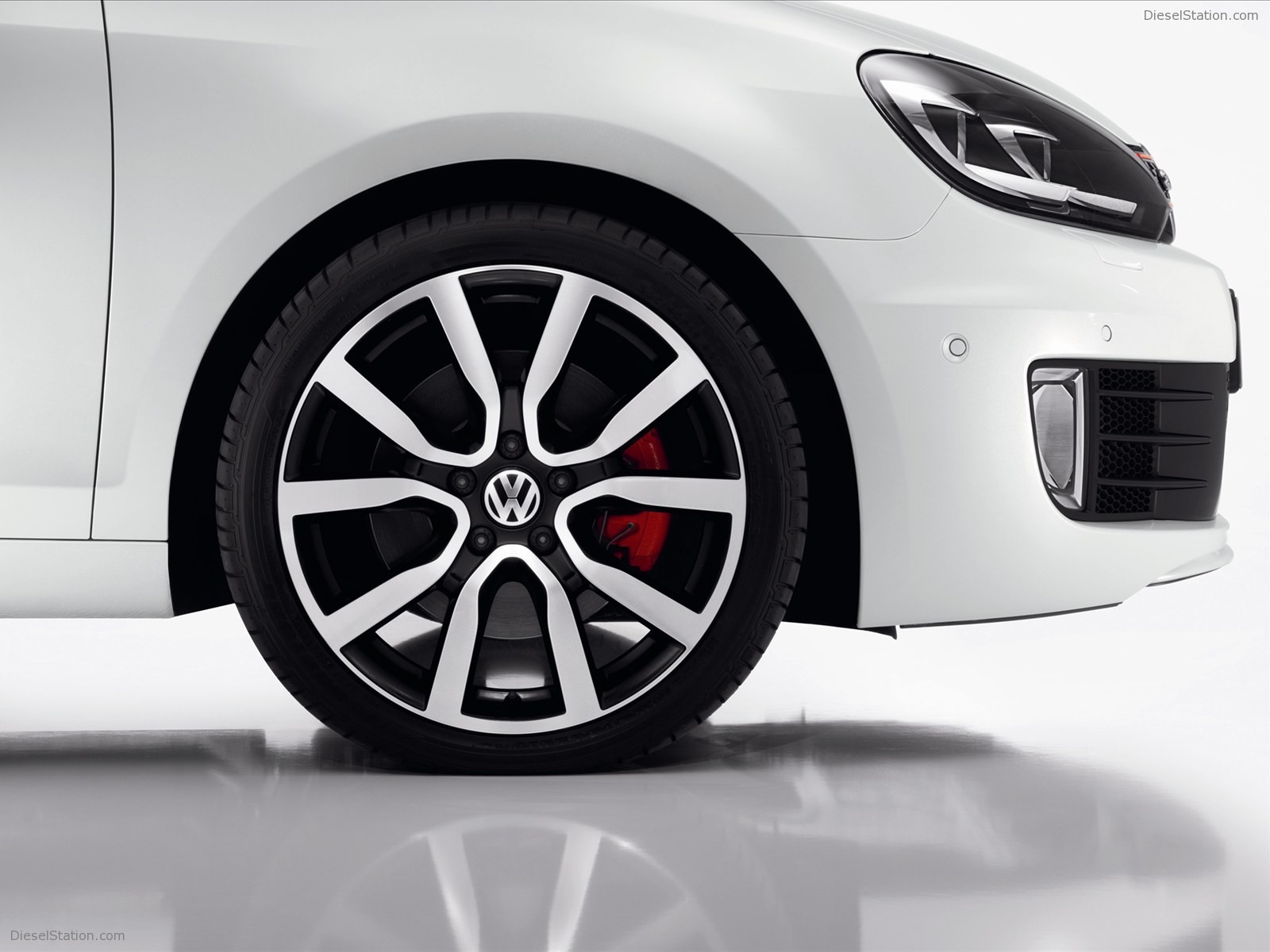 Volkswagen Golf GTI Adidas