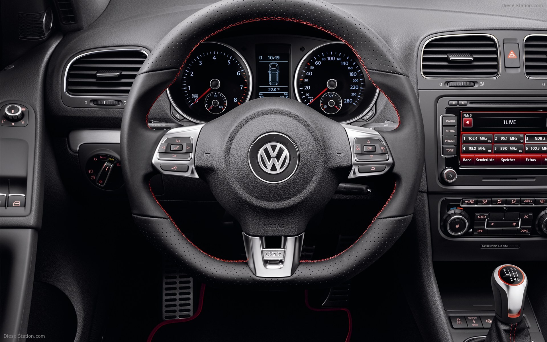Volkswagen Golf GTI Adidas
