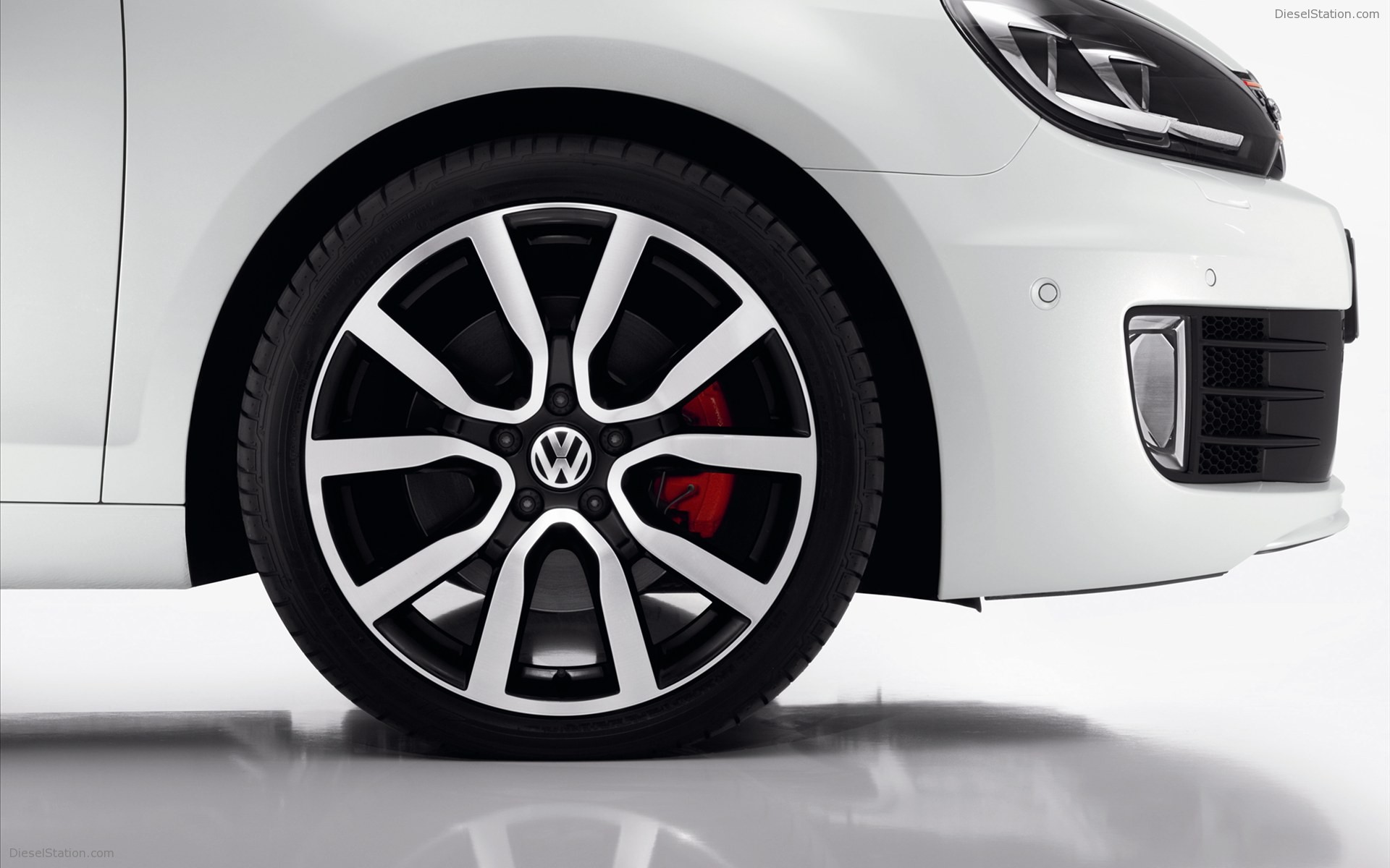 Volkswagen Golf GTI Adidas