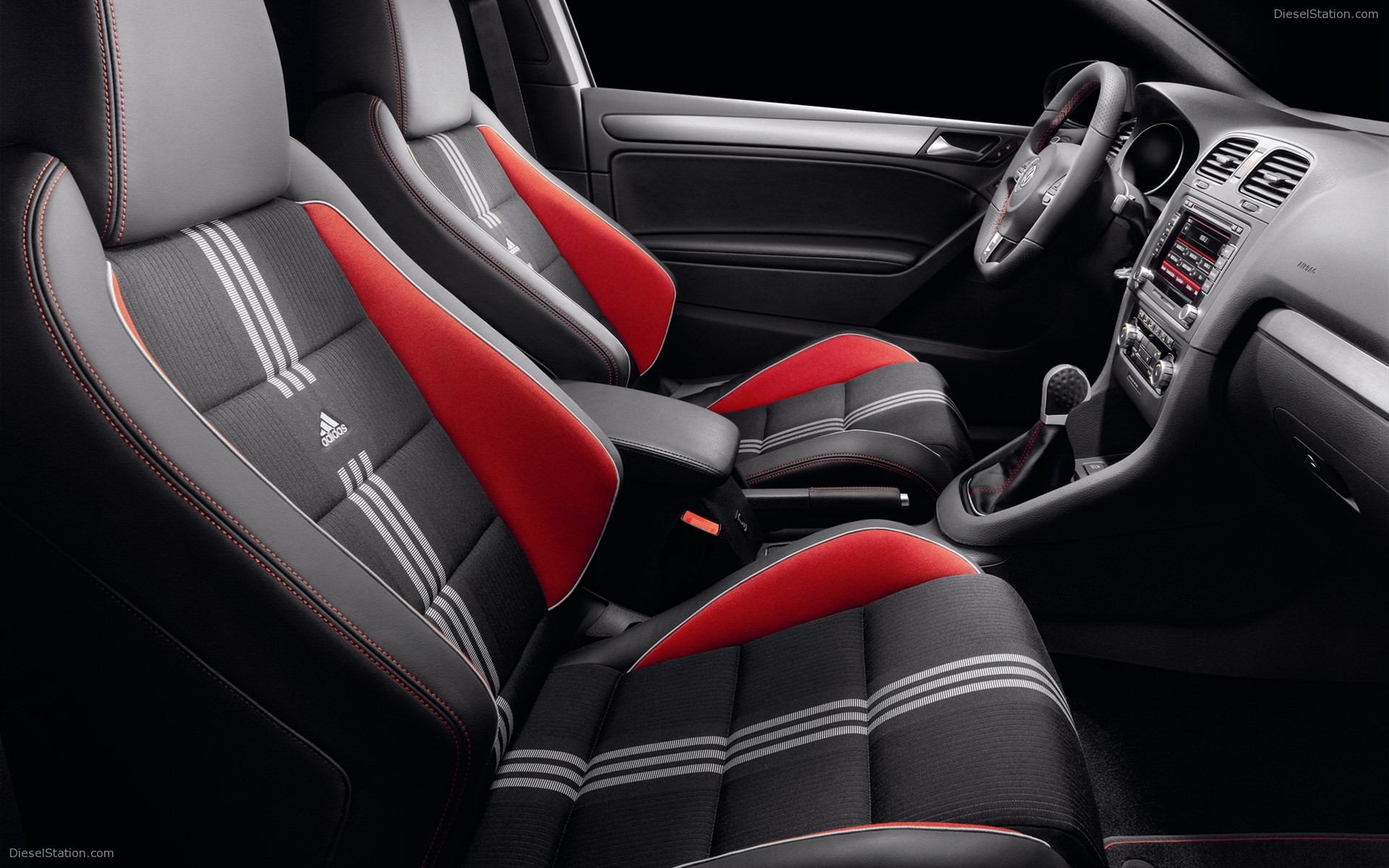 Volkswagen Golf GTI Adidas