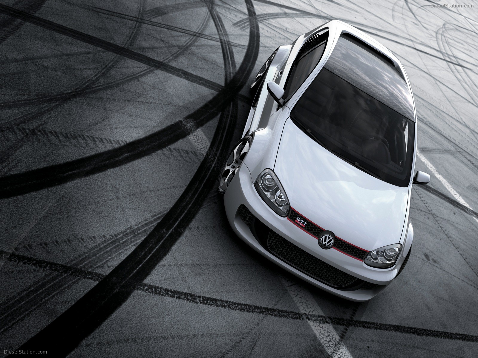 Volkswagen Golf GTI W12 650