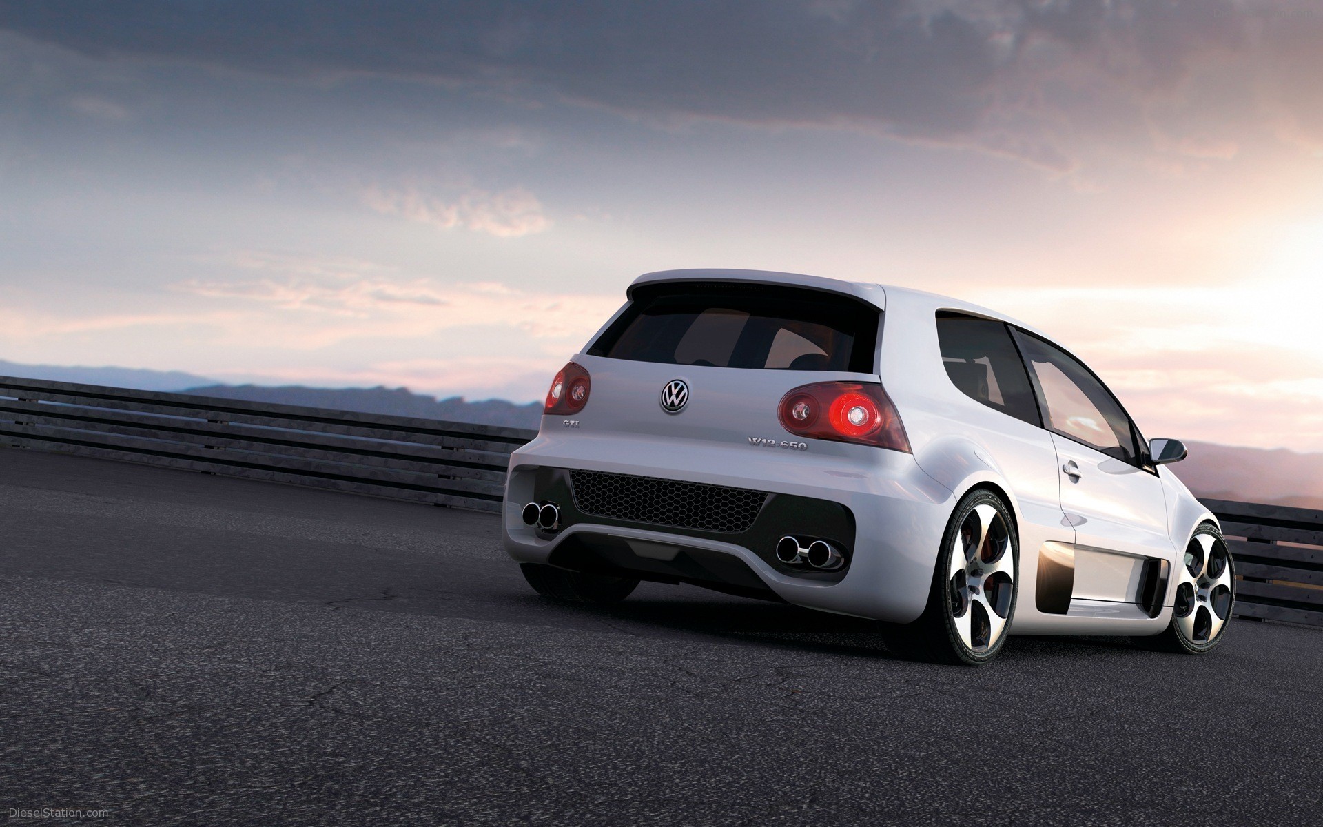 Volkswagen Golf GTI W12 650