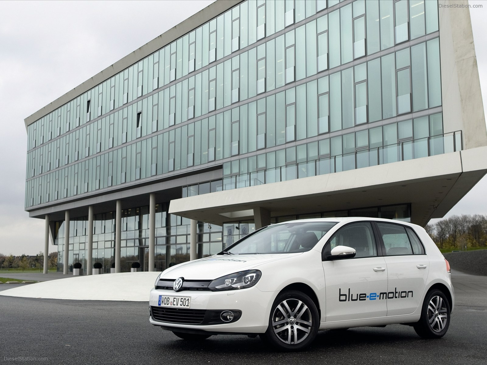 Volkswagen Golf blue-e-motion Concept 2010