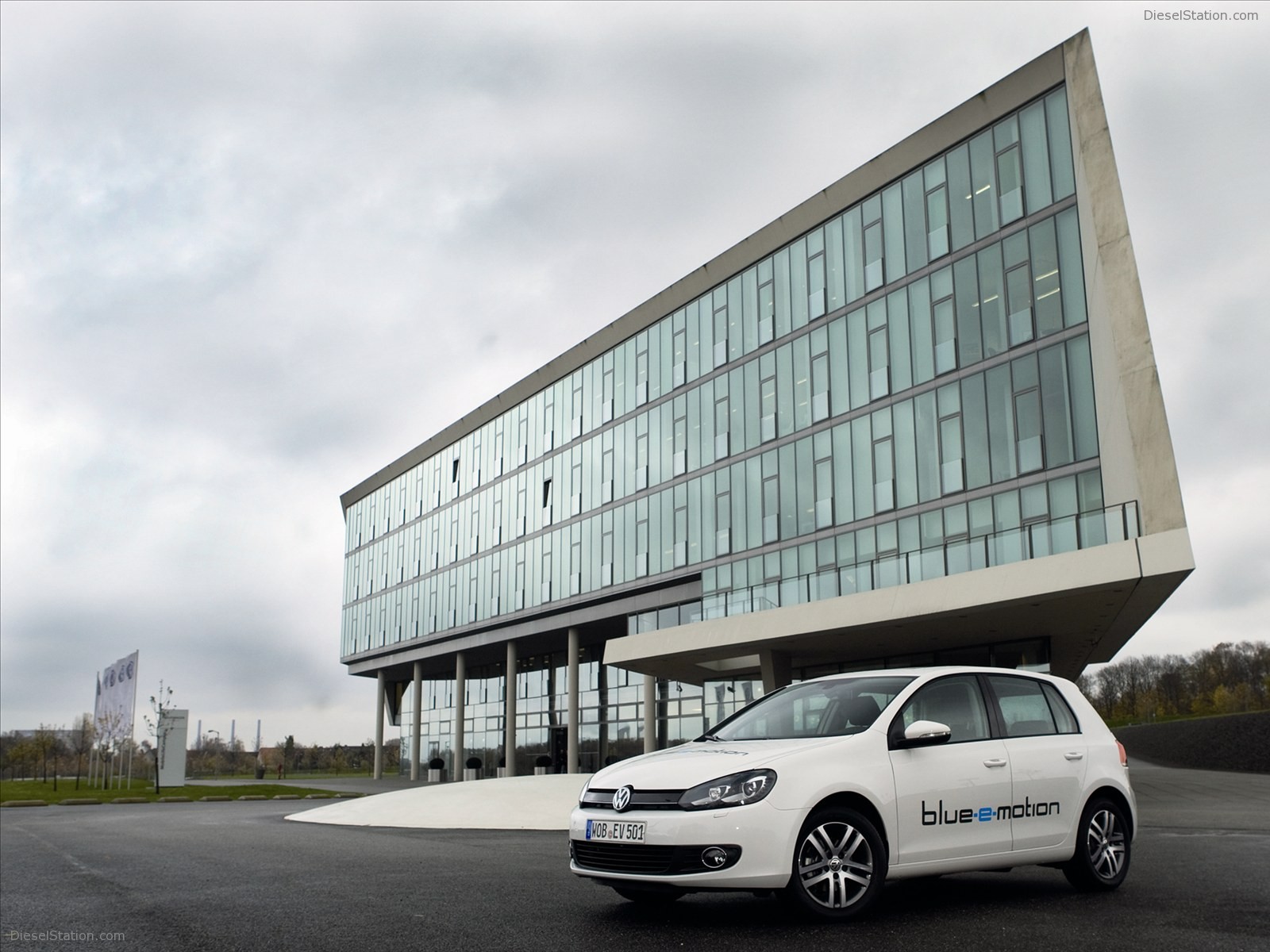 Volkswagen Golf blue-e-motion Concept 2010
