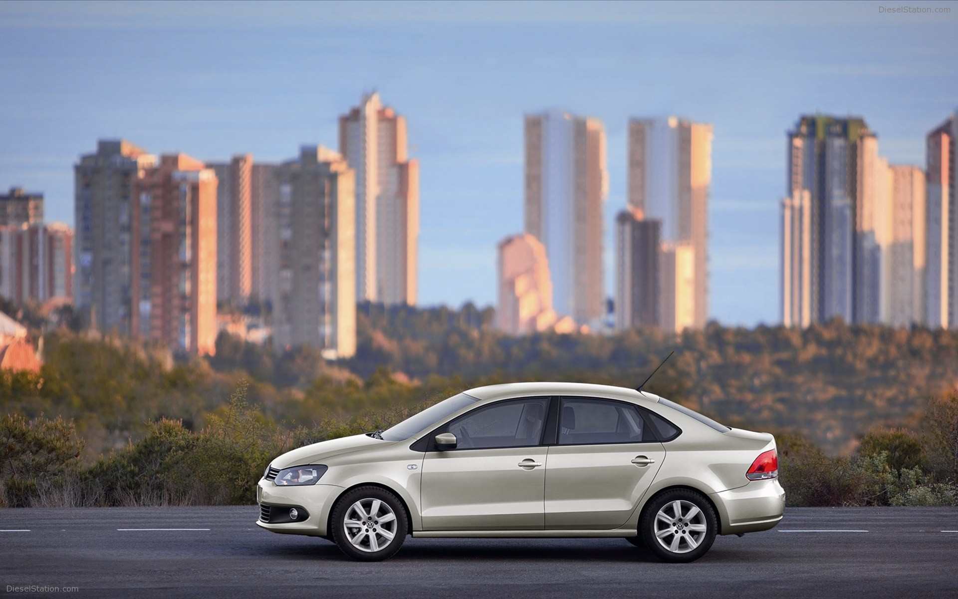 Volkswagen Polo Saloon 2011