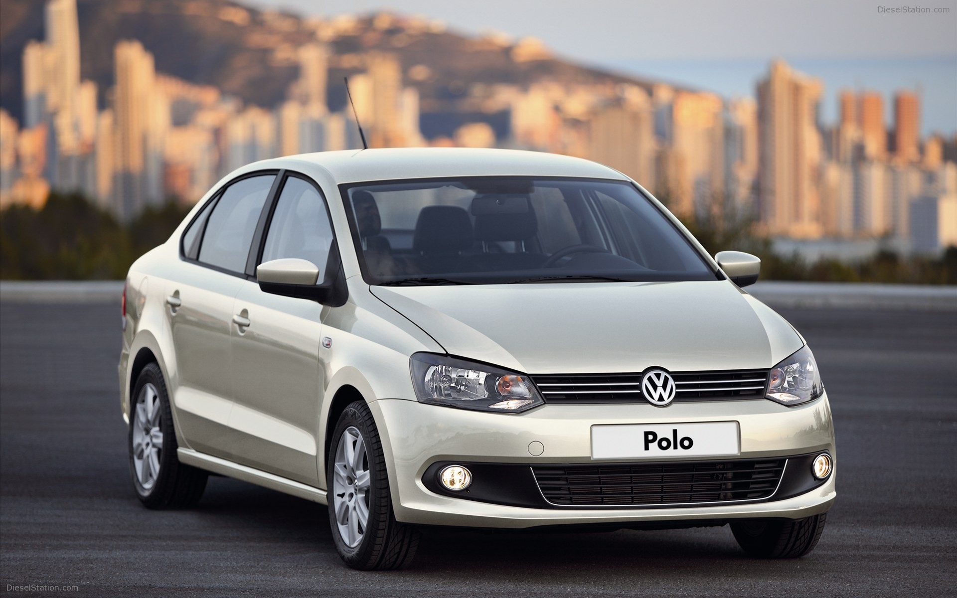 Volkswagen Polo Saloon 2011