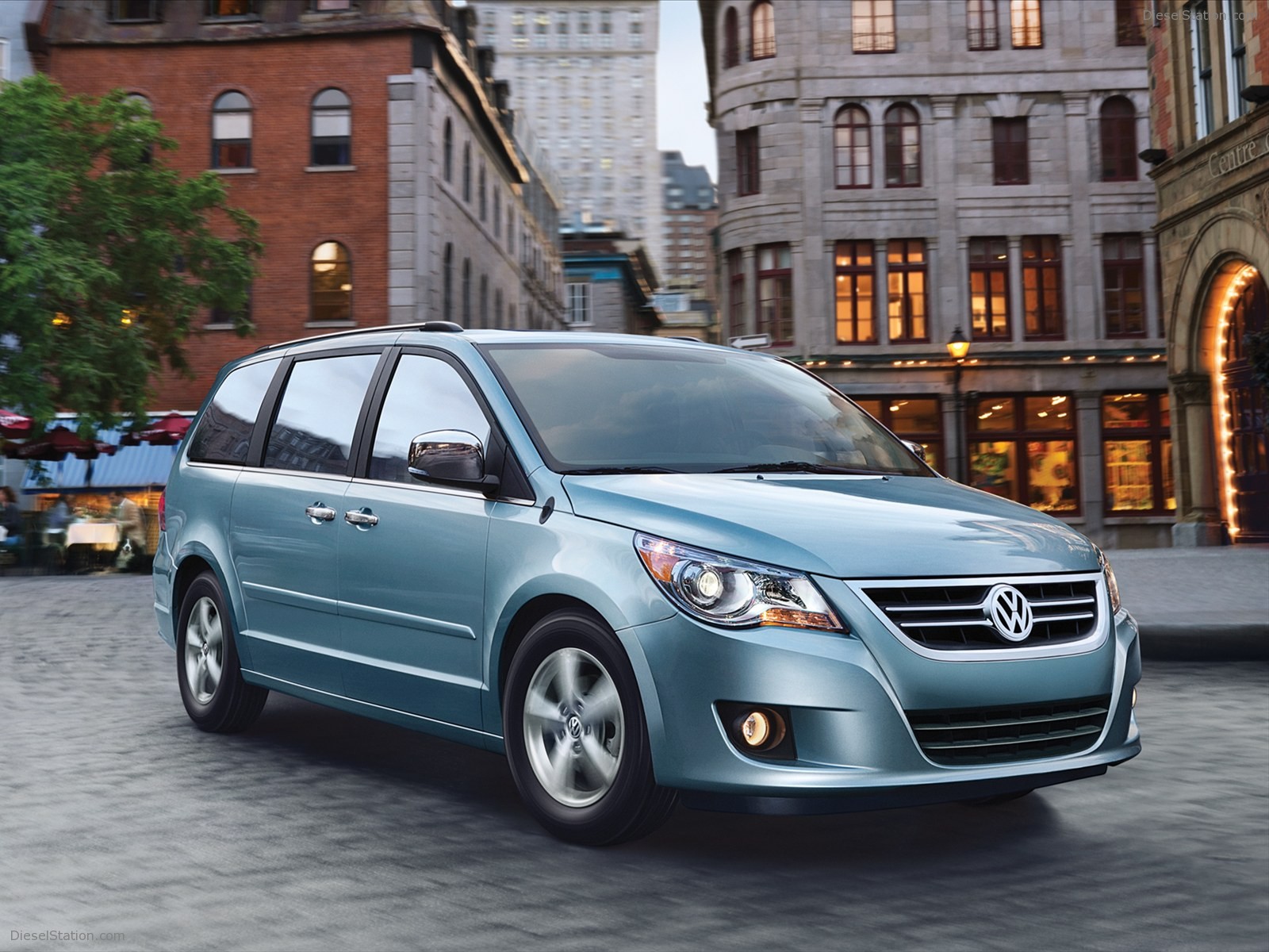 Volkswagen Routan 2012