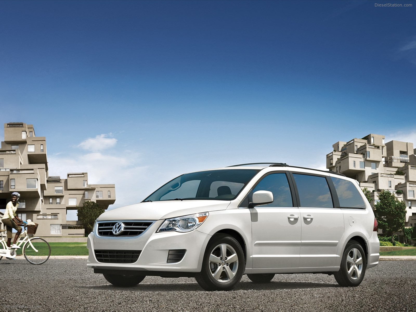 Volkswagen Routan 2012