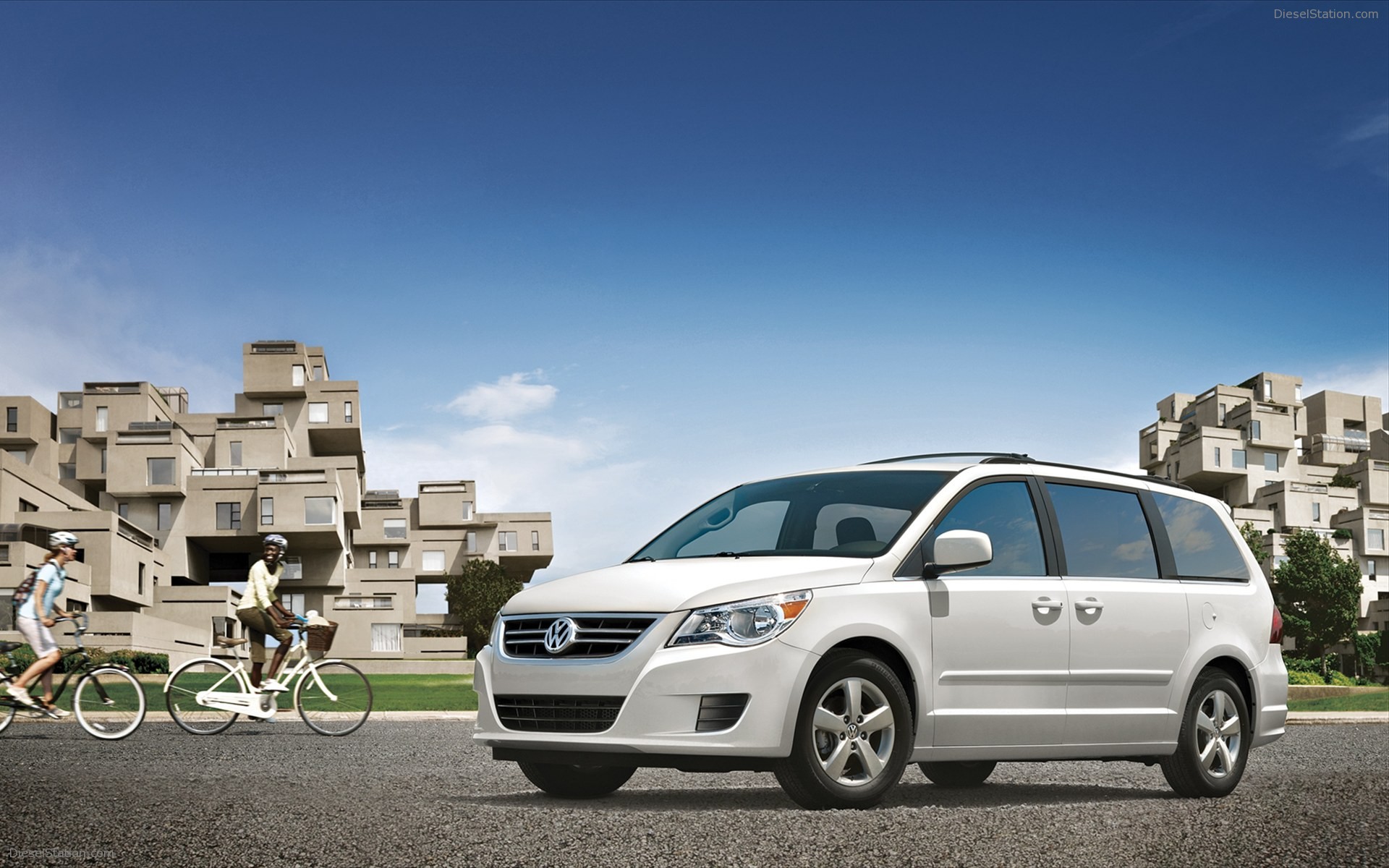Volkswagen Routan 2012